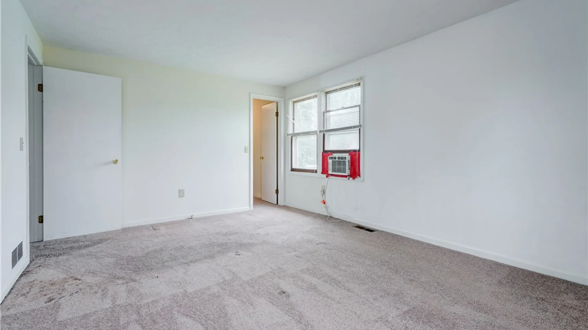 Property at 138 Pebbleview Dr, Greece, NY 14612 25