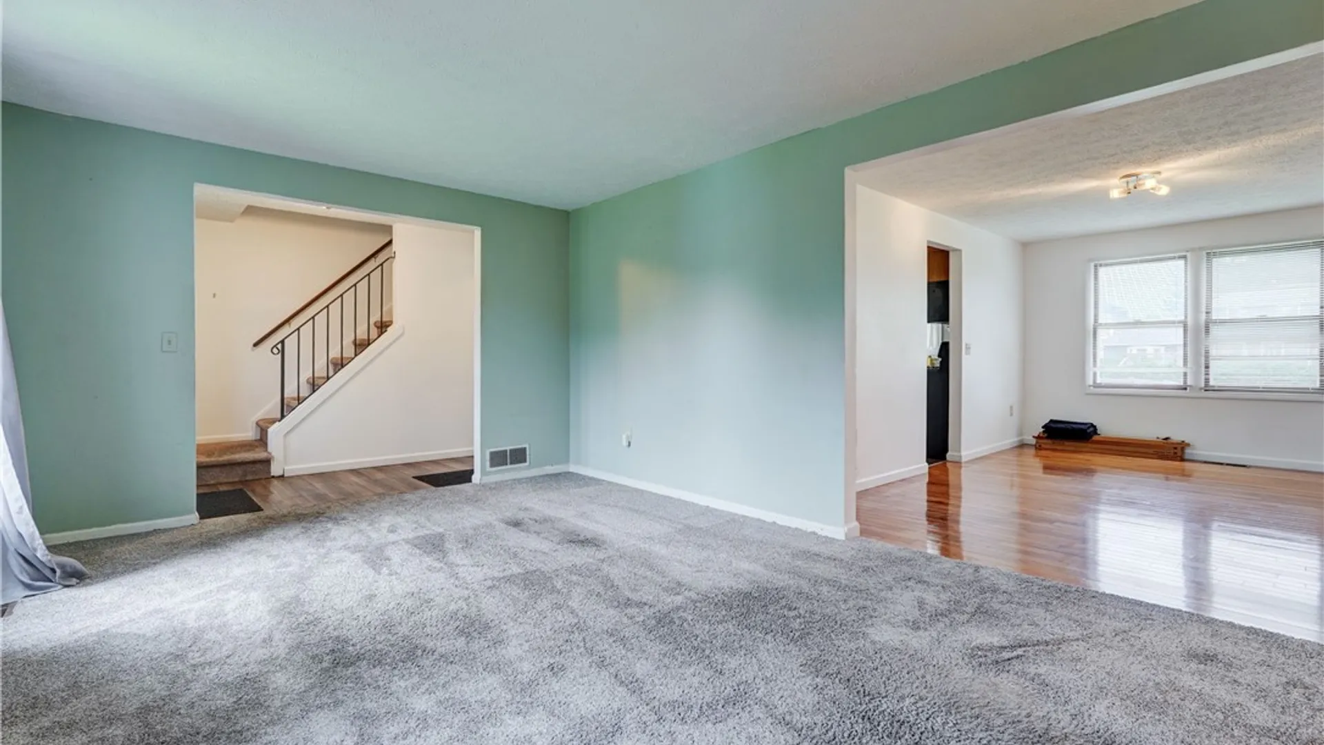 Property at 138 Pebbleview Dr, Greece, NY 14612 4