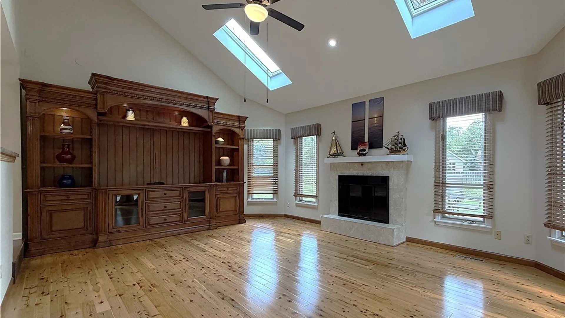 Property at 216 Quail Hollow Lane, Amherst, NY 14051 13