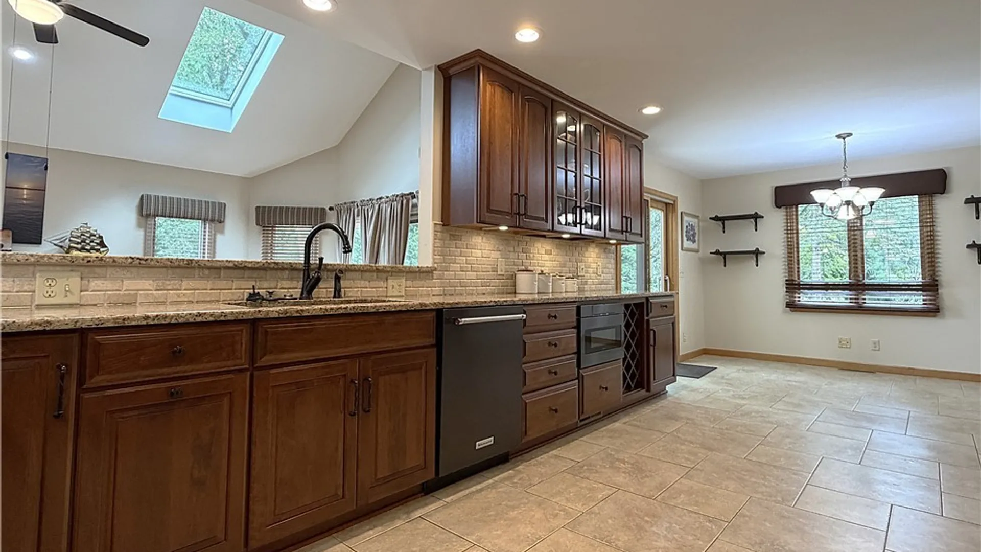 Property at 216 Quail Hollow Lane, Amherst, NY 14051 7