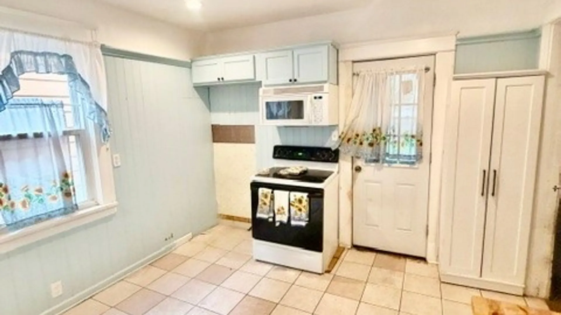 Property at 25 Dismonda Street, Buffalo, NY 14210 5
