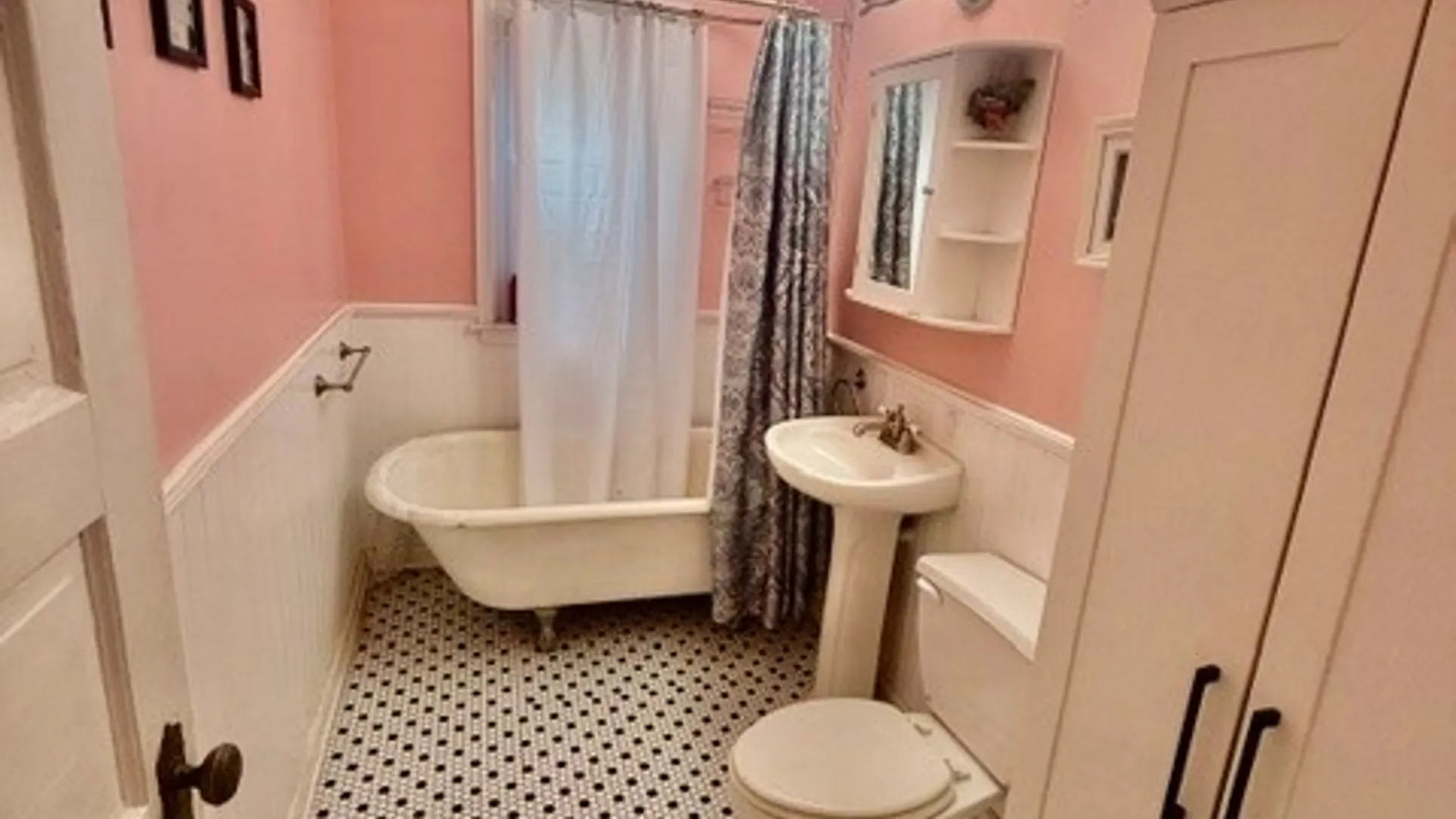 Property at 25 Dismonda Street, Buffalo, NY 14210 6