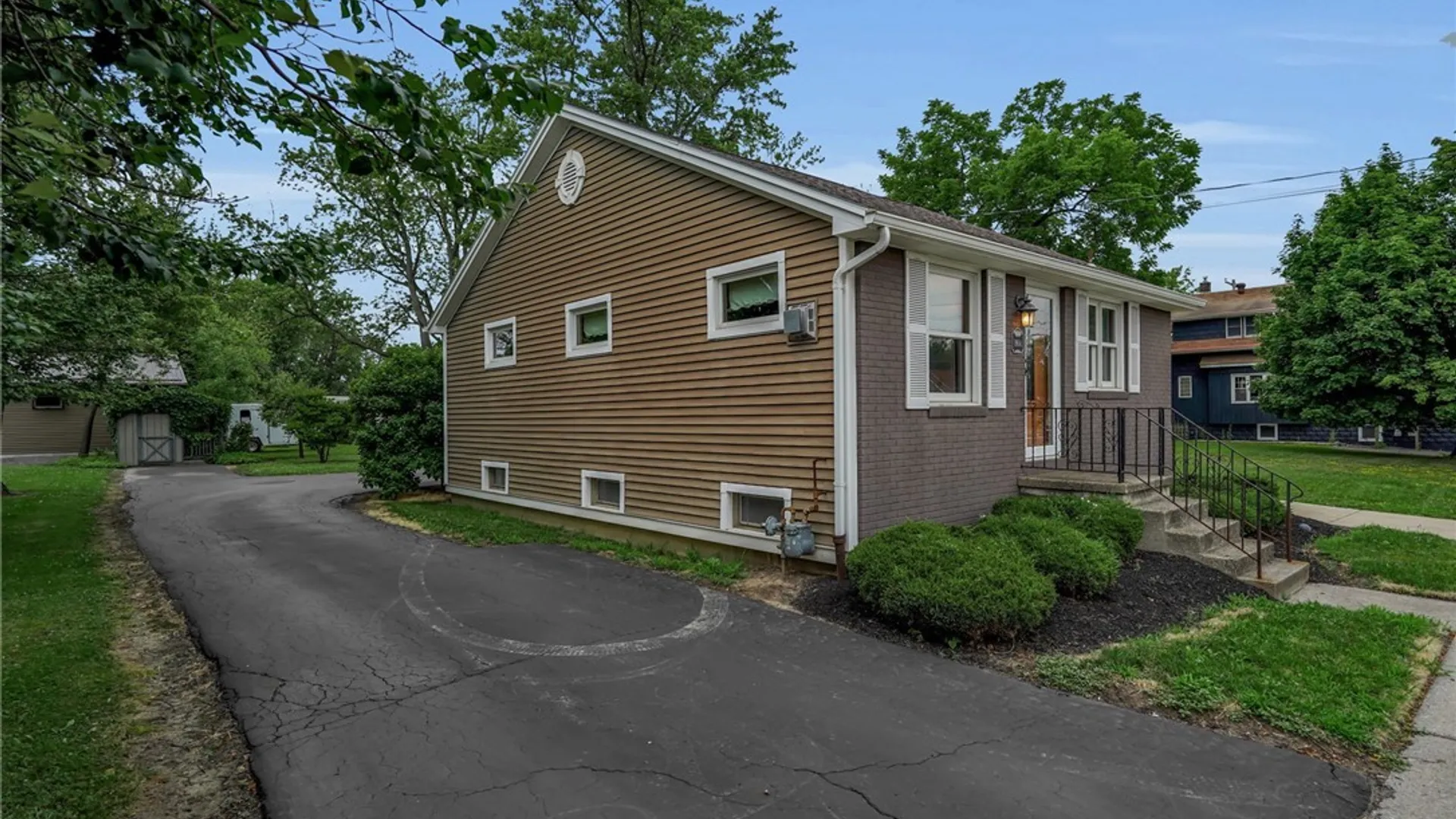 Property at 1904 Union Road, West Seneca, NY 14224 3