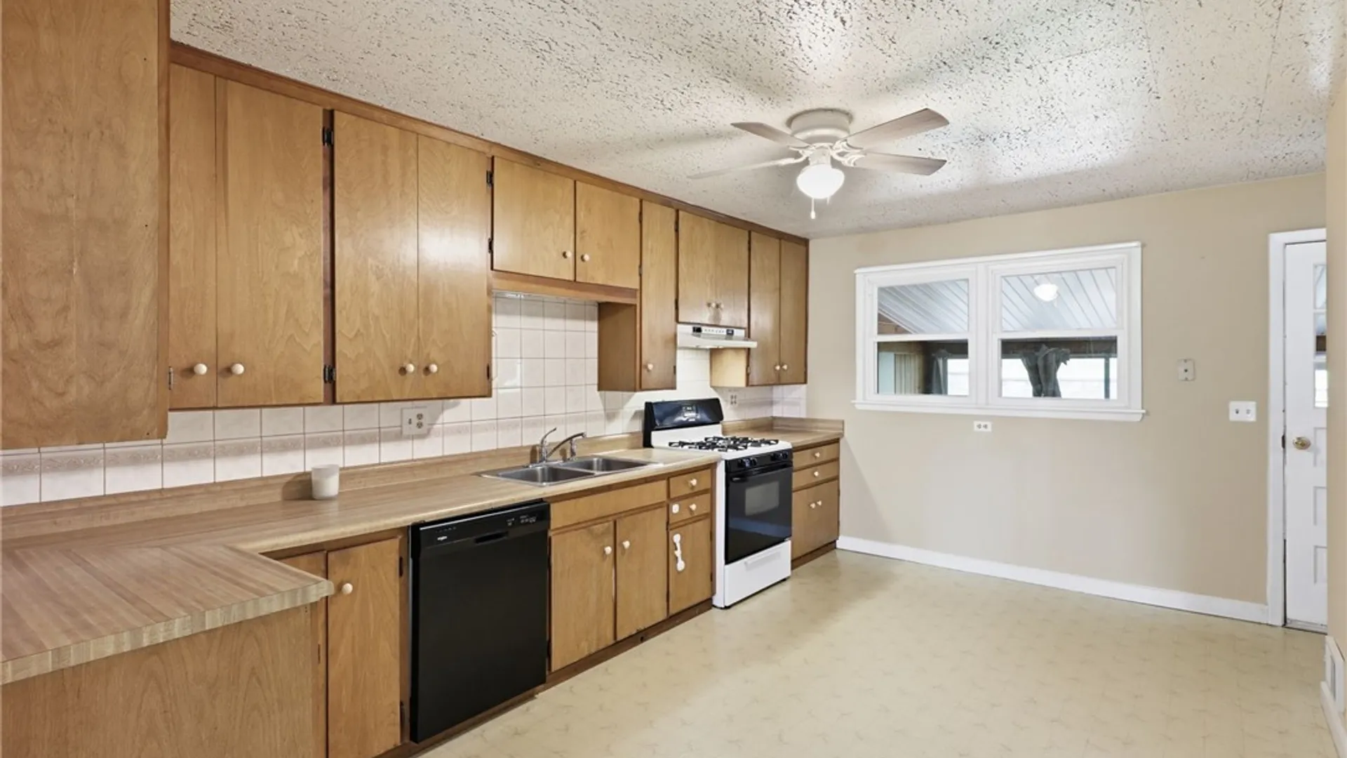 Property at 703-705 Holt Road, Webster, NY 14580 20