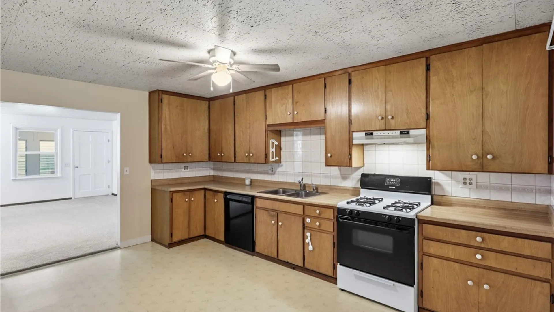 Property at 703-705 Holt Road, Webster, NY 14580 21