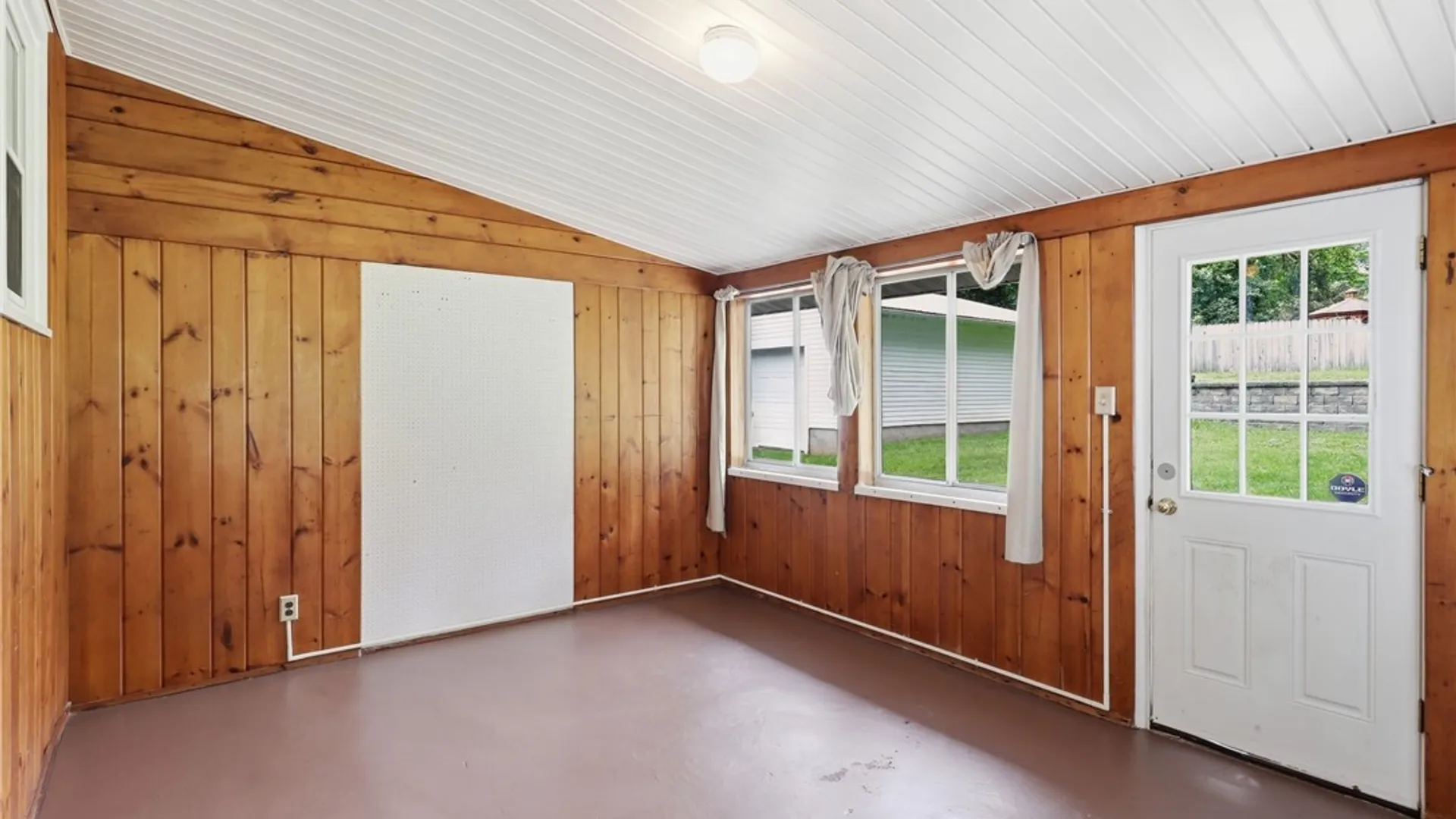 Property at 703-705 Holt Road, Webster, NY 14580 28