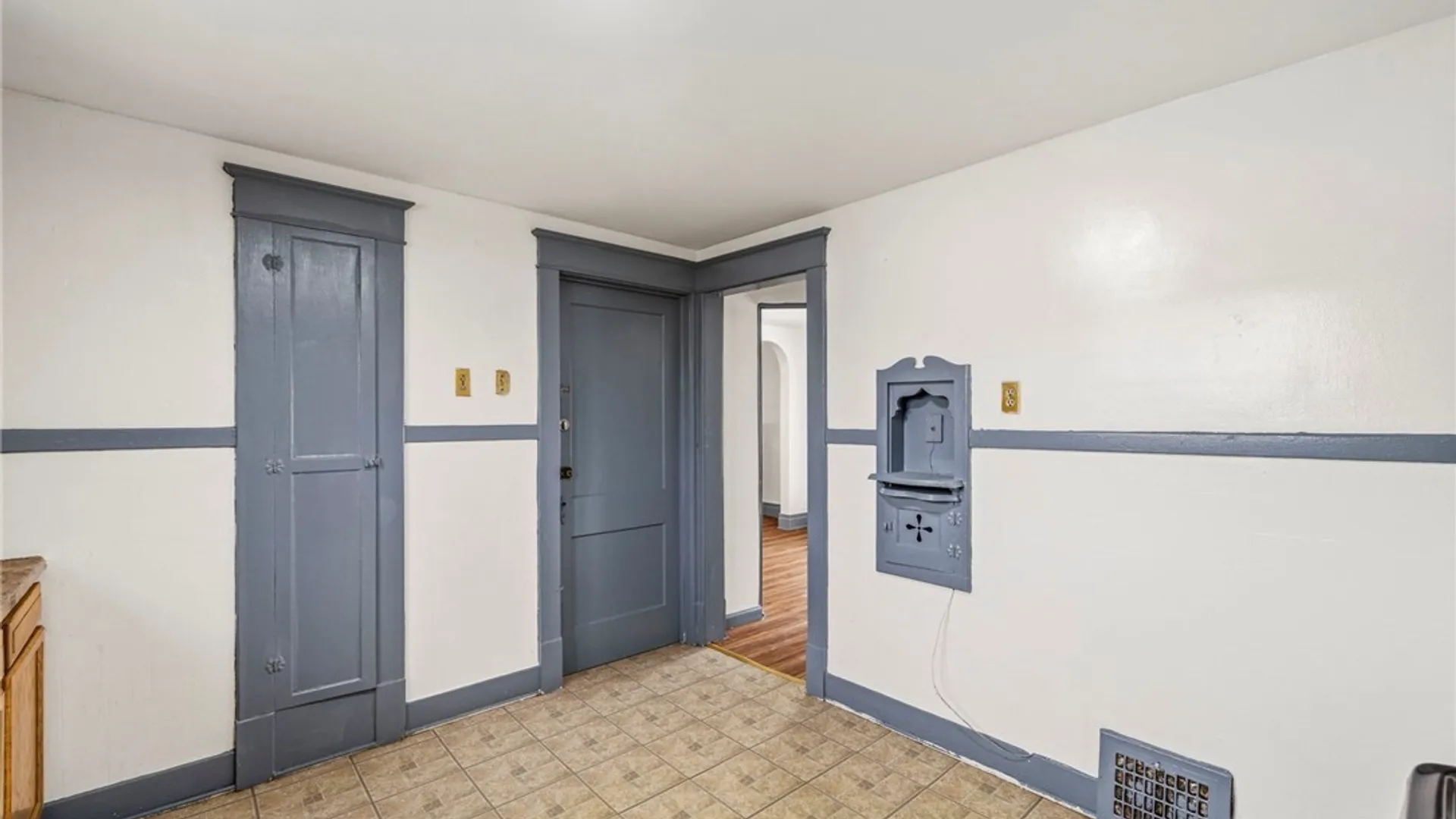 Property at 220 Davidson Avenue, Buffalo, NY 14215 36