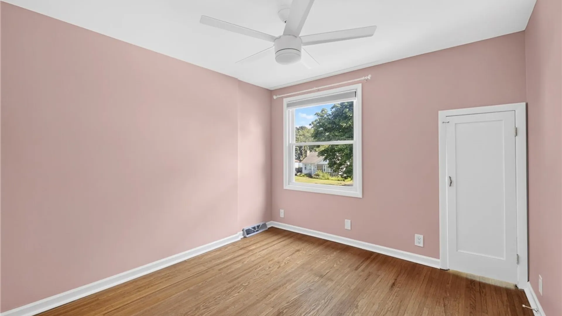 Property at 220 Barry Road, Irondequoit, NY 14617 28