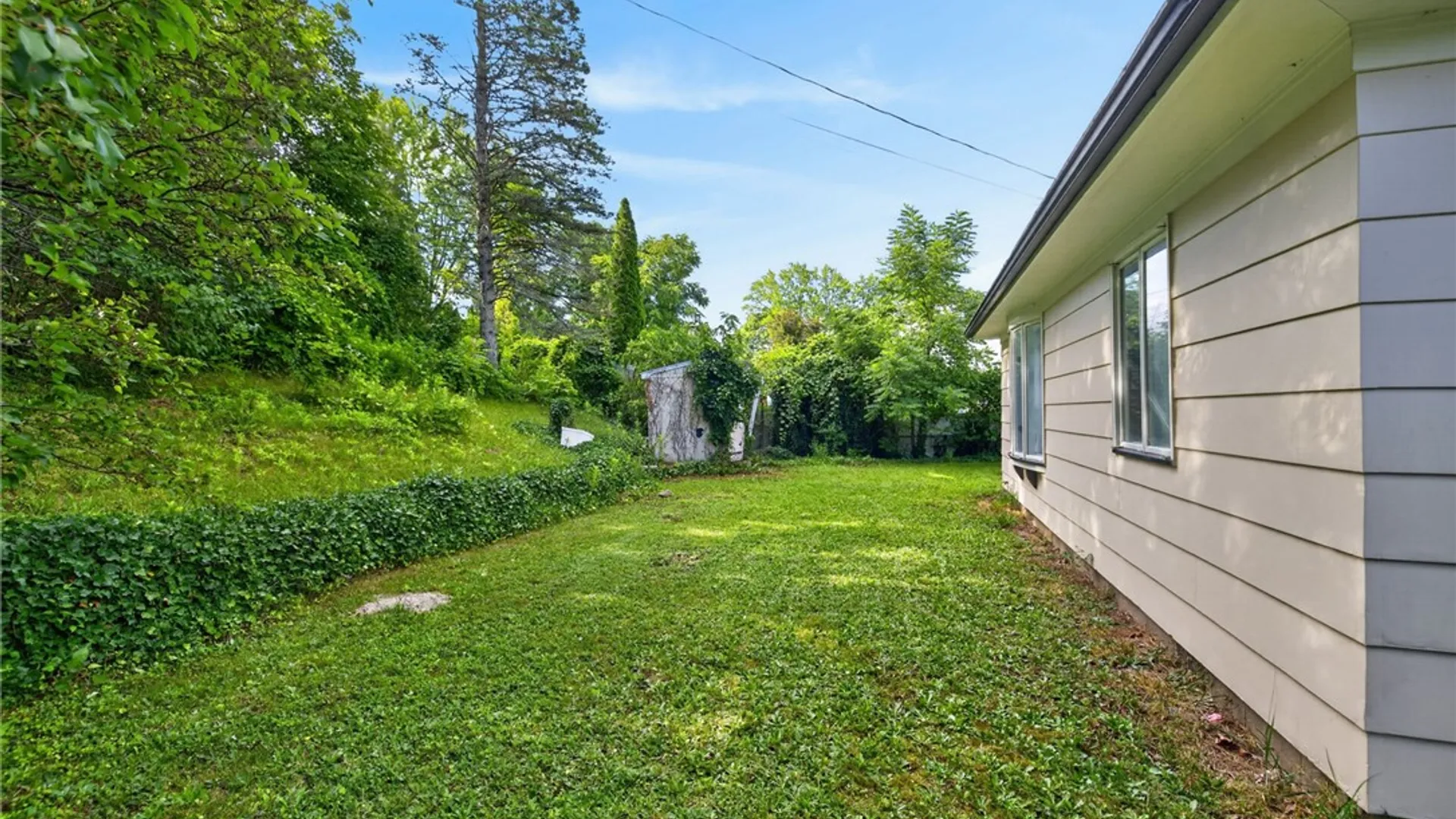 Property at 160 Sherwood Drive, Parma, NY 14468 7