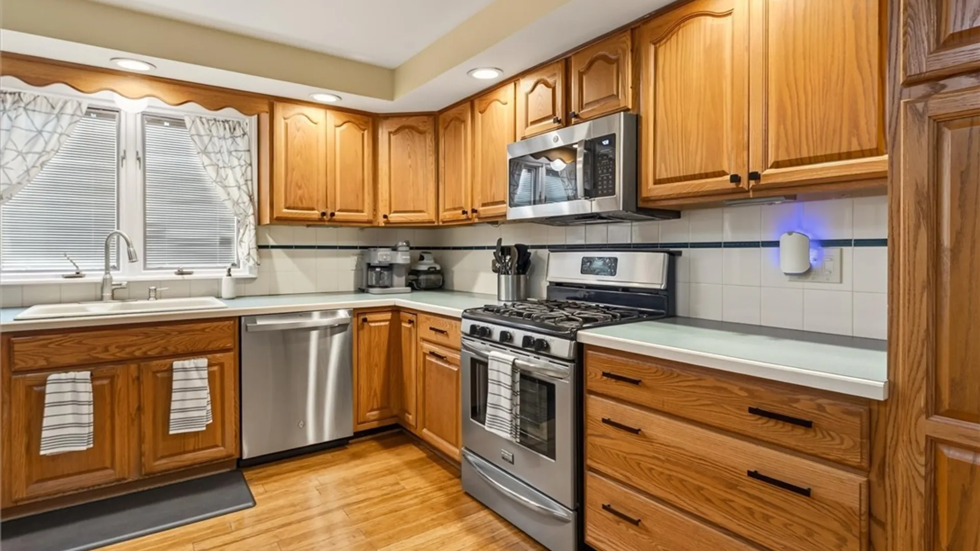 Property at 114 Chateau Court, Cheektowaga, NY 14043 9