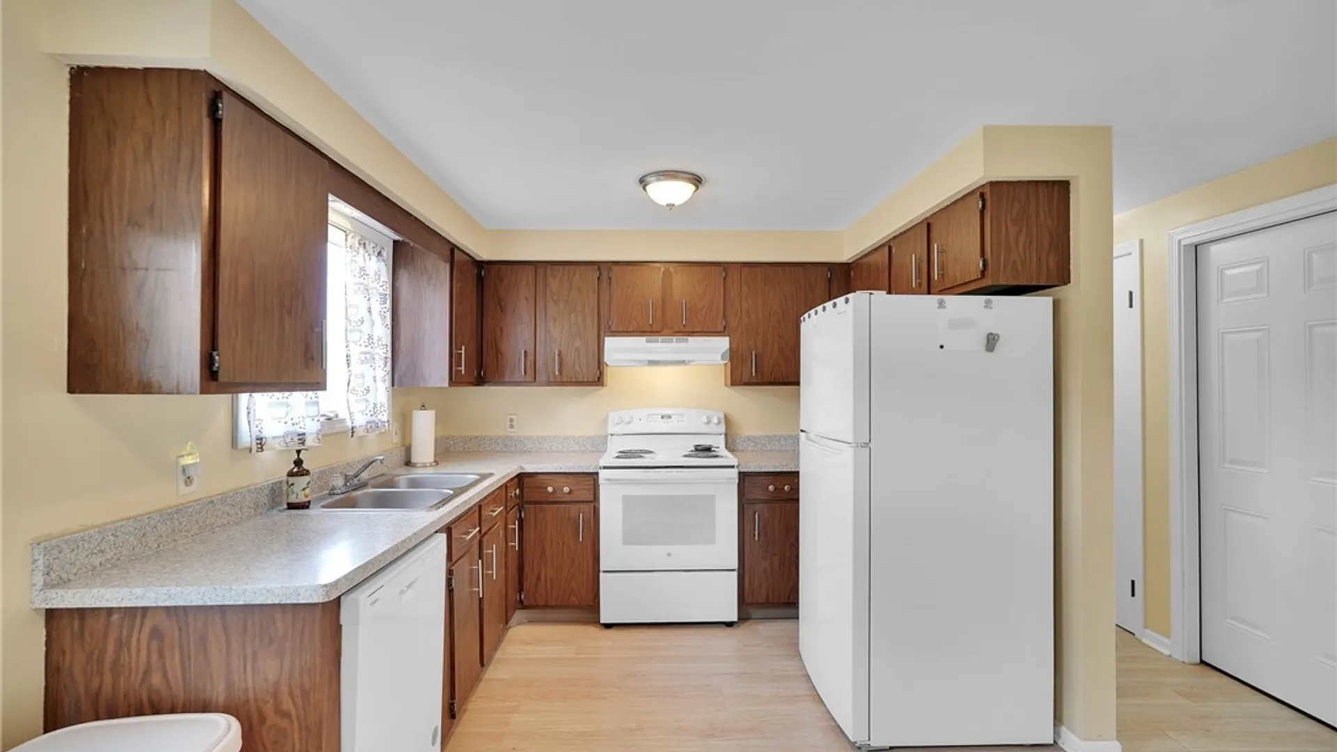 Property at 590 Potters Road, West Seneca, NY 14224 12