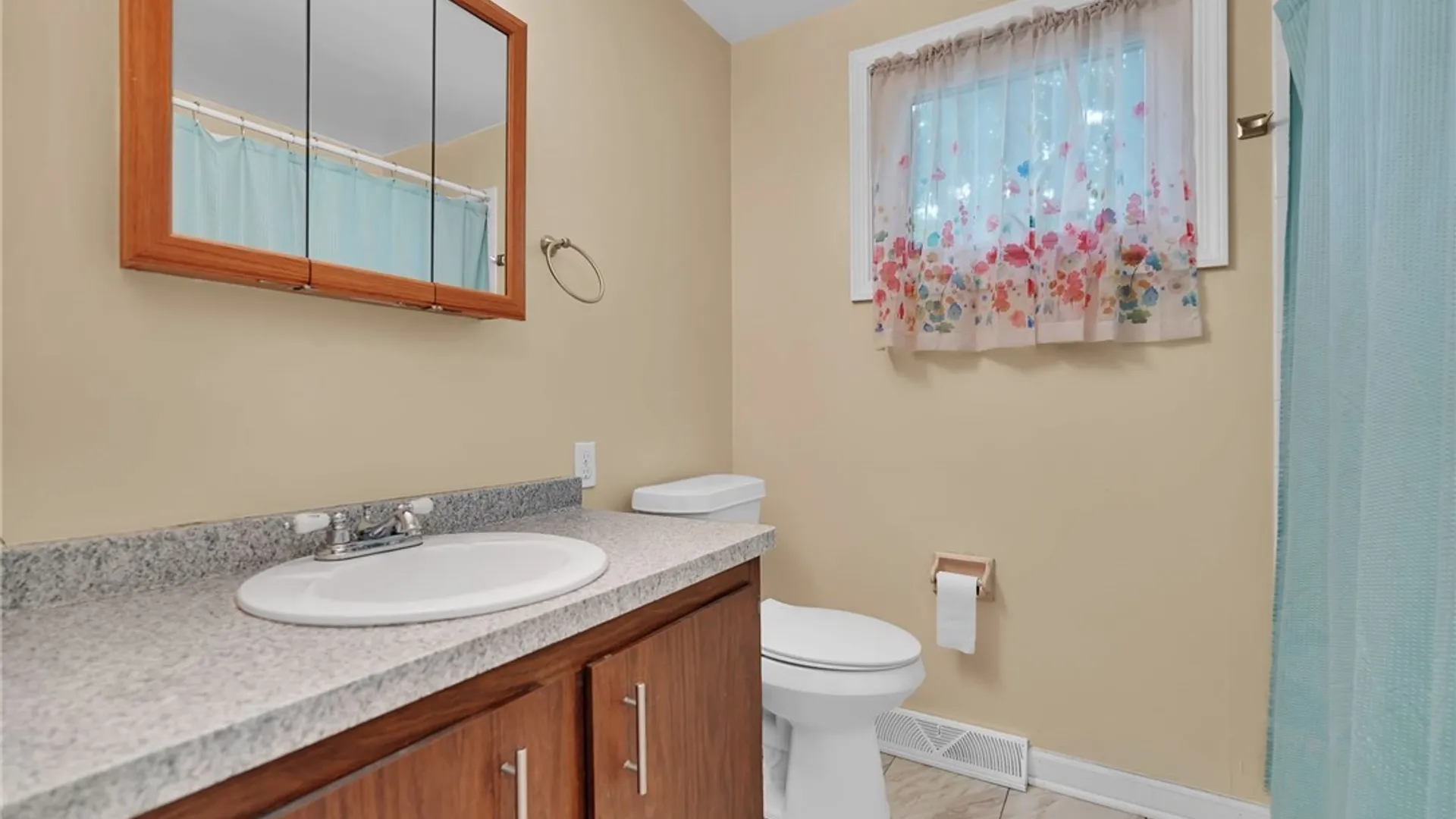 Property at 590 Potters Road, West Seneca, NY 14224 16