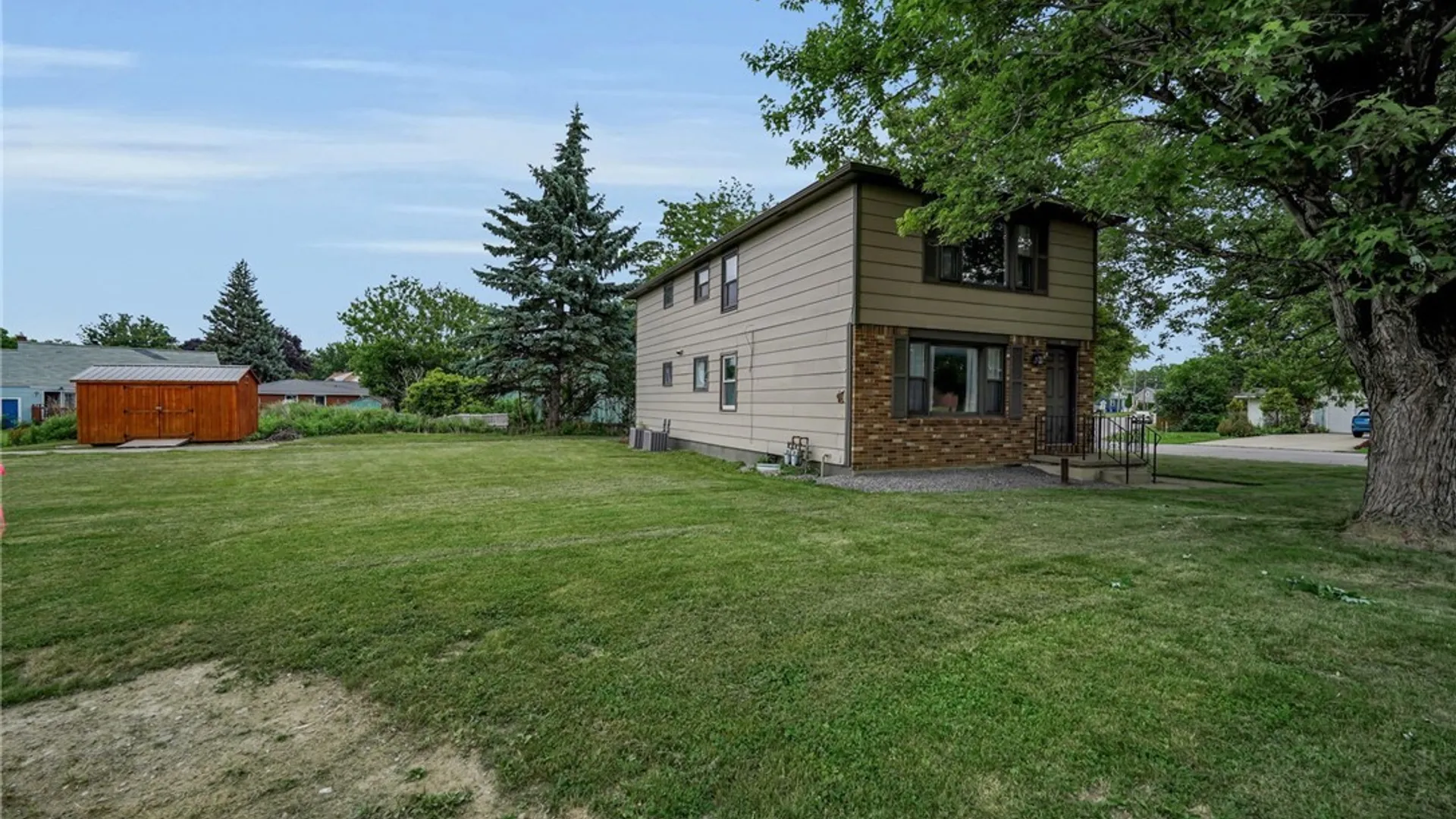 Property at 590 Potters Road, West Seneca, NY 14224 3