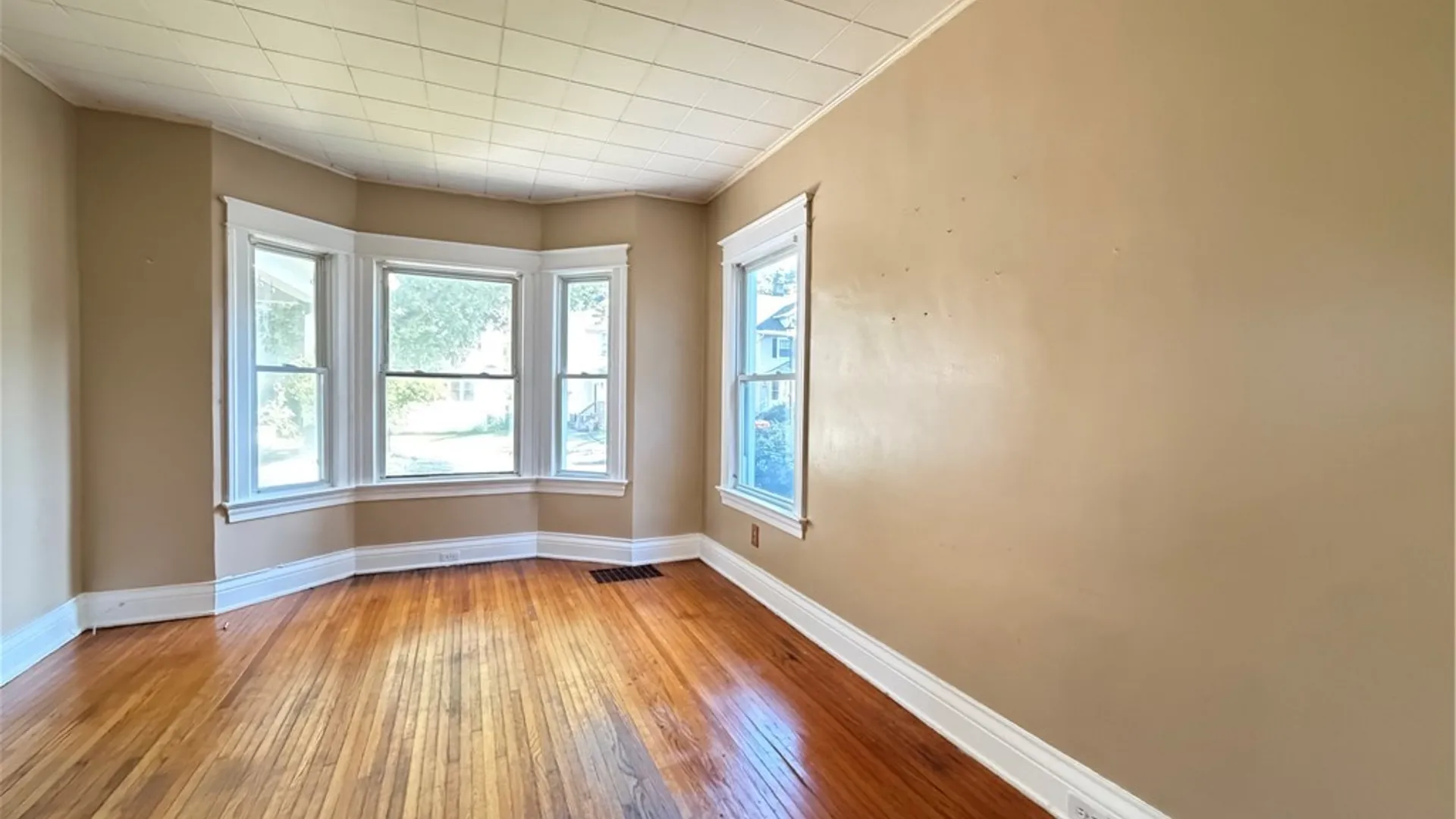 Property at 220 Electric Avenue, Rochester, NY 14613 9