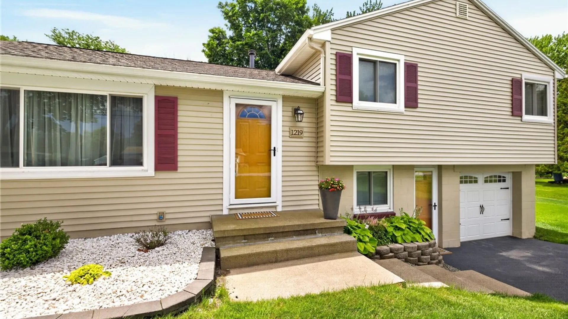 Property at 1219 Wall Road, Webster, NY 14580 4