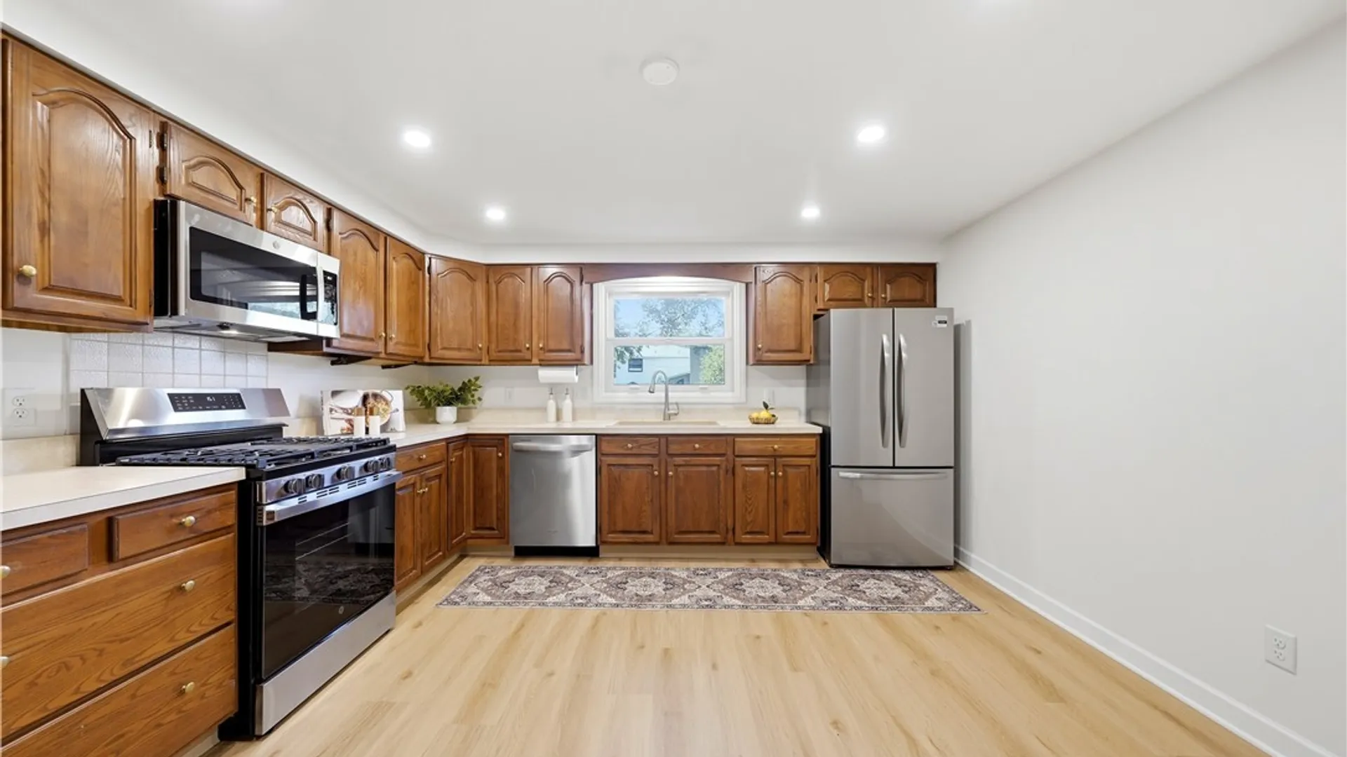 Property at 308 Patrice Terrace, Amherst, NY 14221 15