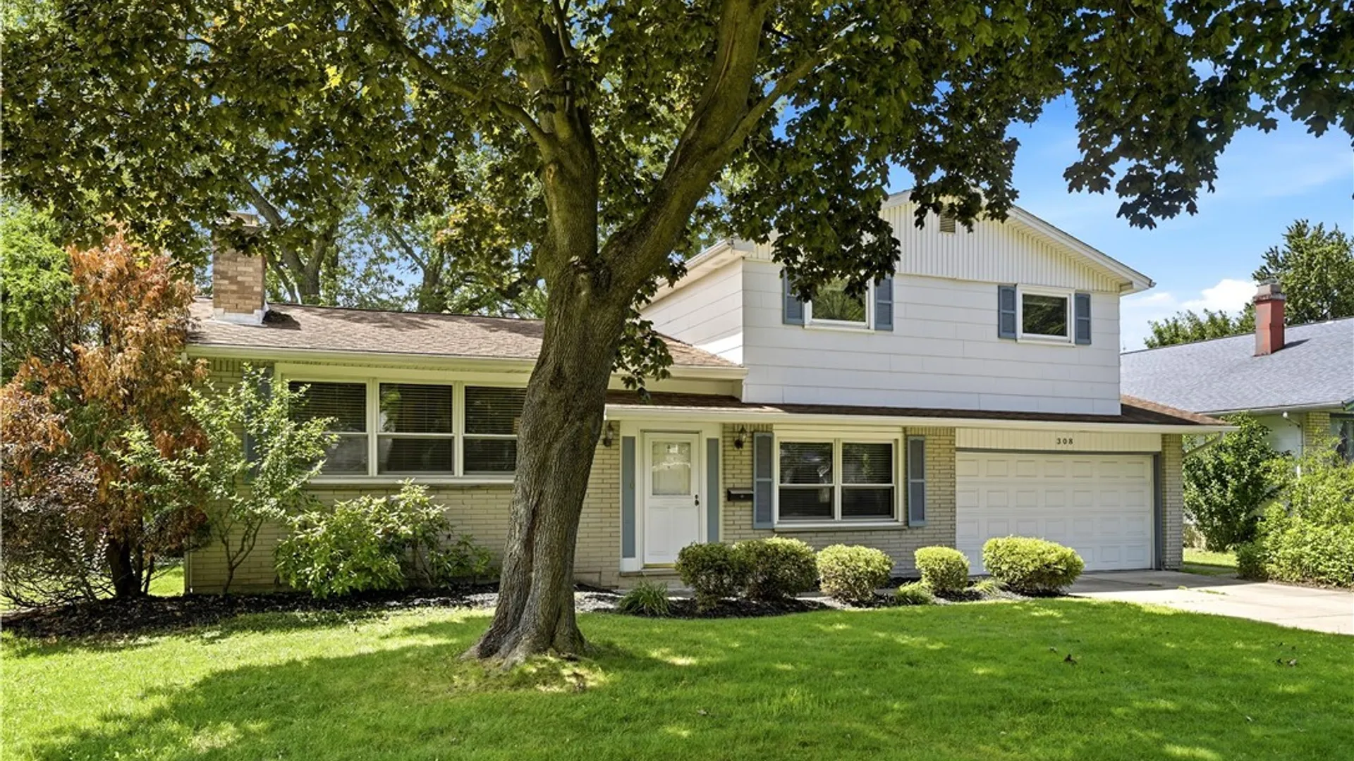 Property at 308 Patrice Terrace, Amherst, NY 14221 2