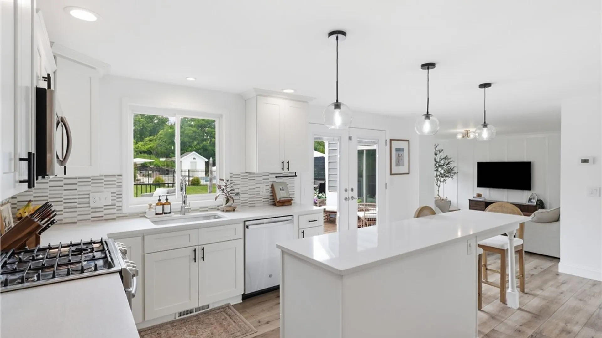 Property at 17 Lawton Drive, Pittsford, NY 14534 12