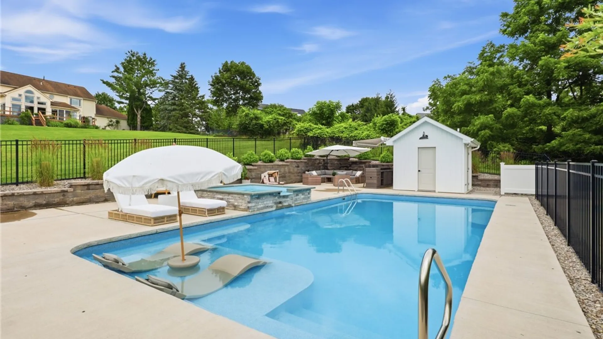 Property at 17 Lawton Drive, Pittsford, NY 14534 38