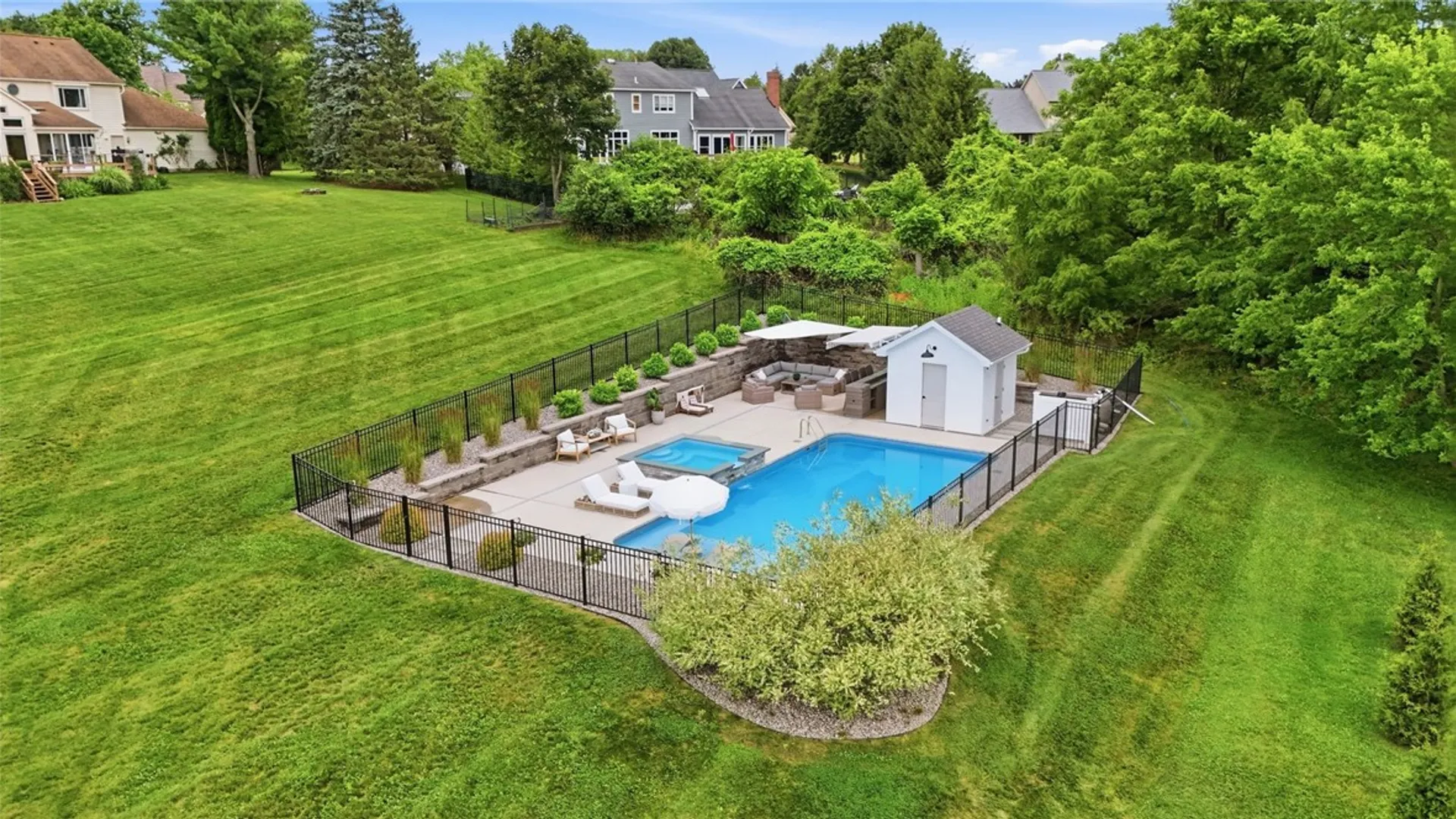 Property at 17 Lawton Drive, Pittsford, NY 14534 42