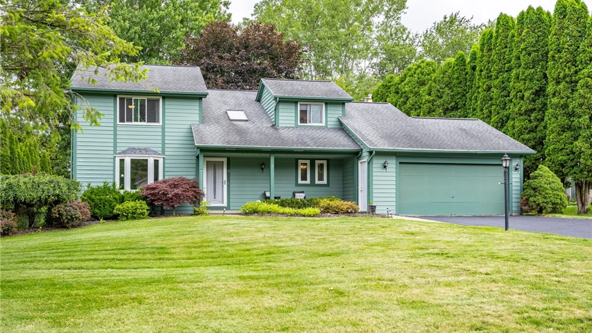 Property at 3 Random Knolls Drive, Penfield, NY 14526 4