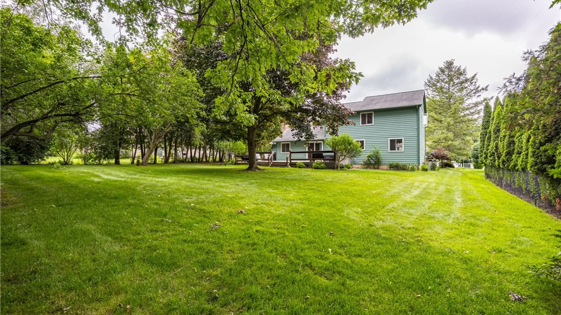 Property at 3 Random Knolls Drive, Penfield, NY 14526 9