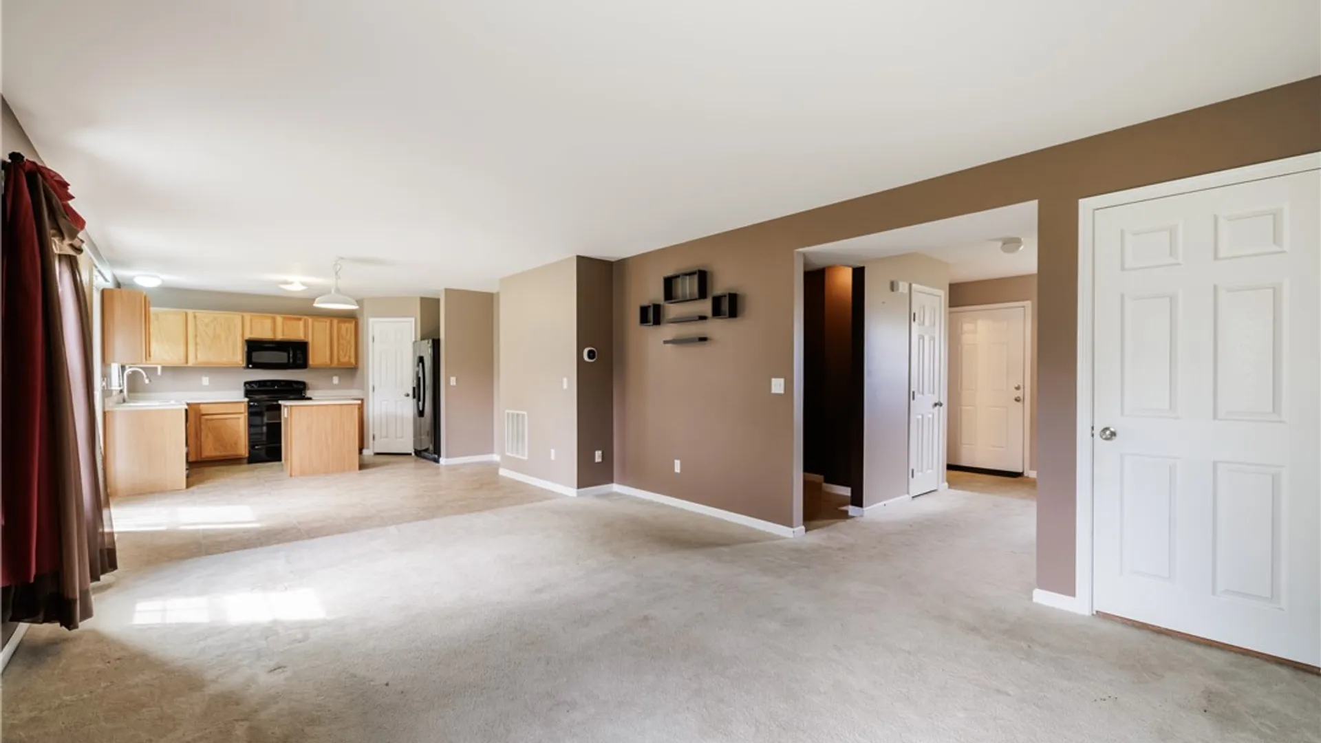 Property at 3 Coneflower Drive, Henrietta, NY 14586 2