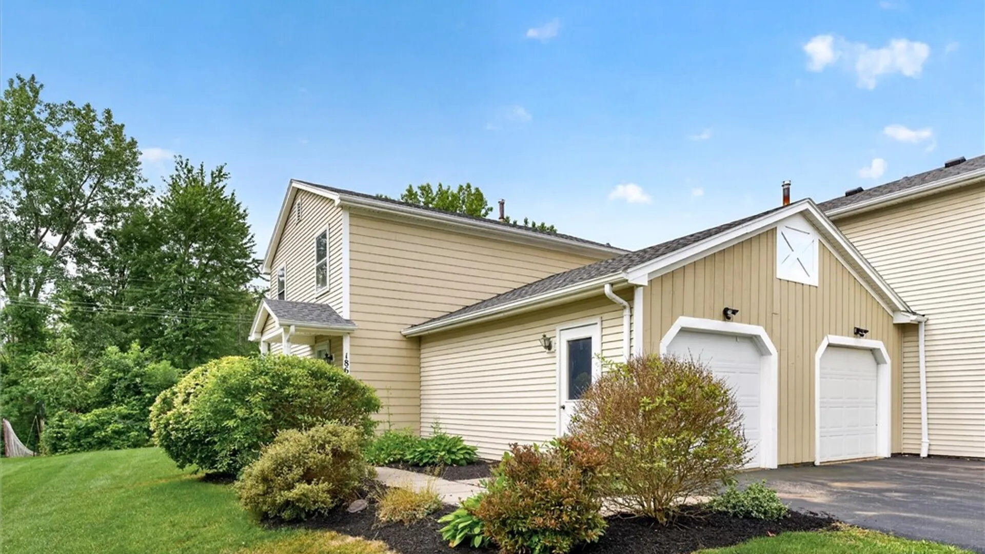 Property at 186 Wycliff Drive, Webster, NY 14580 2