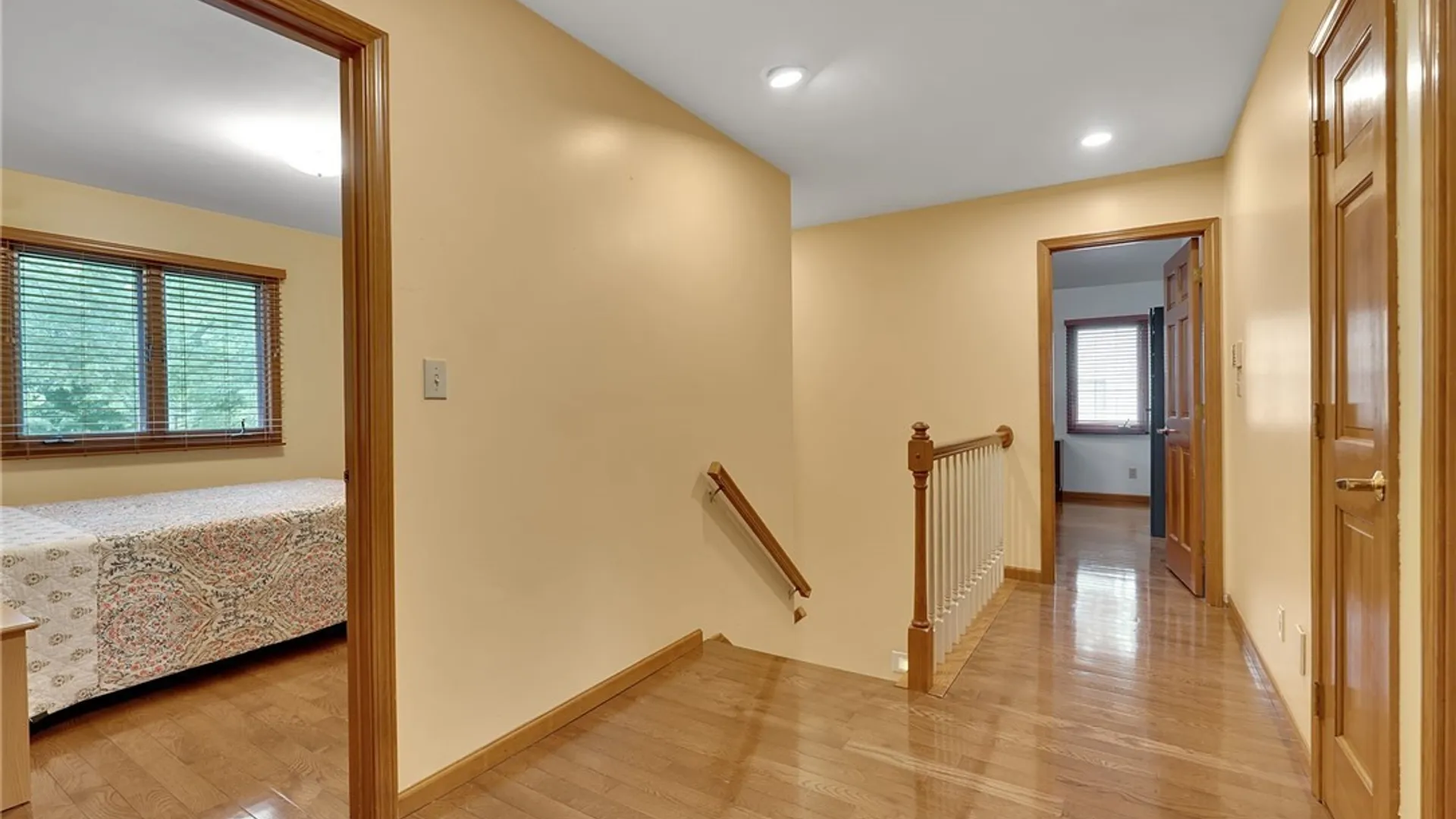 Property at 10 E Pinelake Drive, Amherst, NY 14221 18
