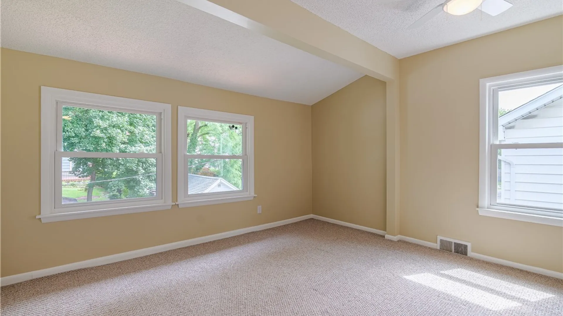 Property at 210 Laurelton Road, Irondequoit, NY 14609 25