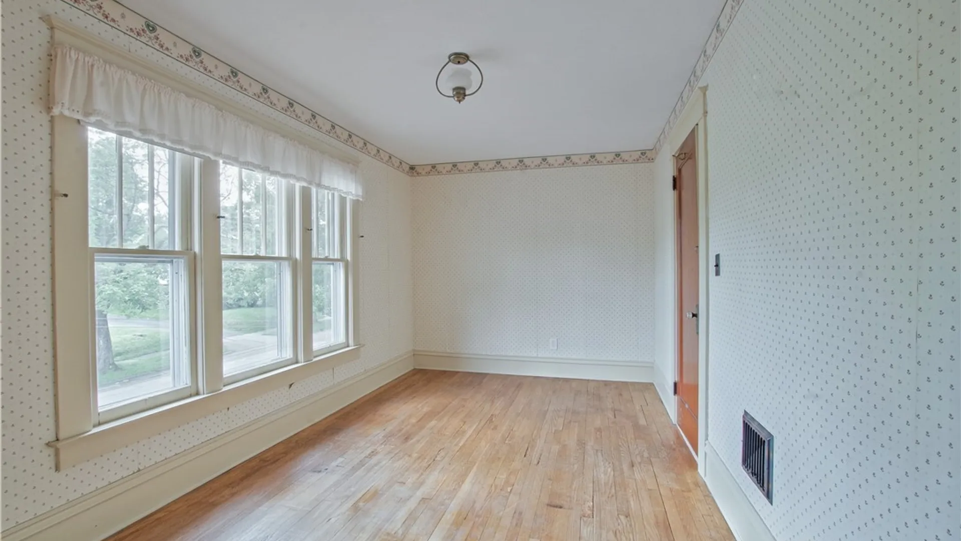 Property at 104 Chautauqua Avenue, Jamestown, NY 14701 24