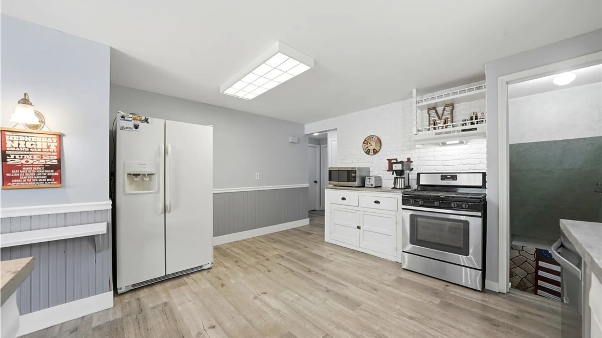 Property at 72 Greenmeadow Drive, West Seneca, NY 14224 15