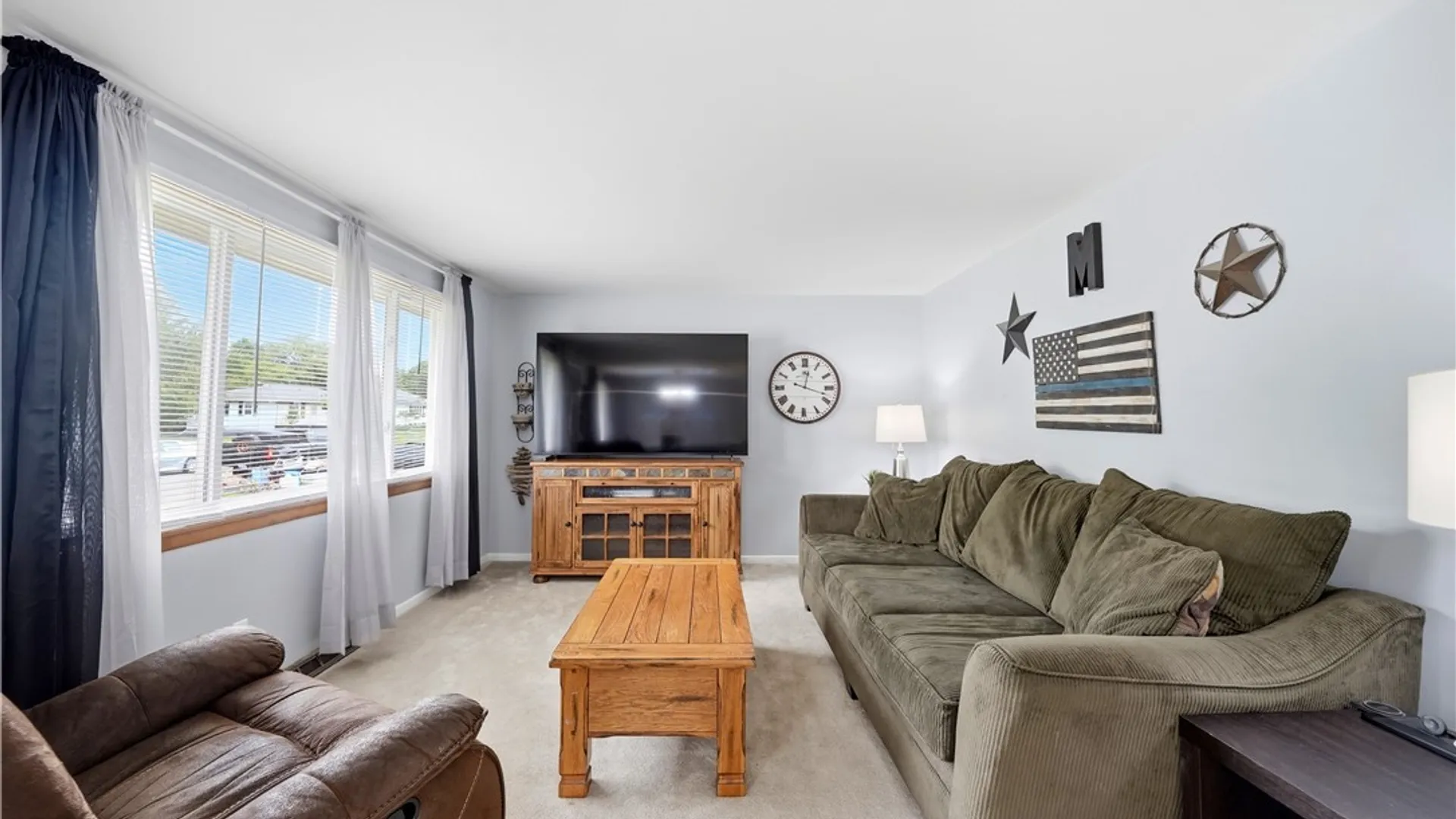 Property at 72 Greenmeadow Drive, West Seneca, NY 14224 27