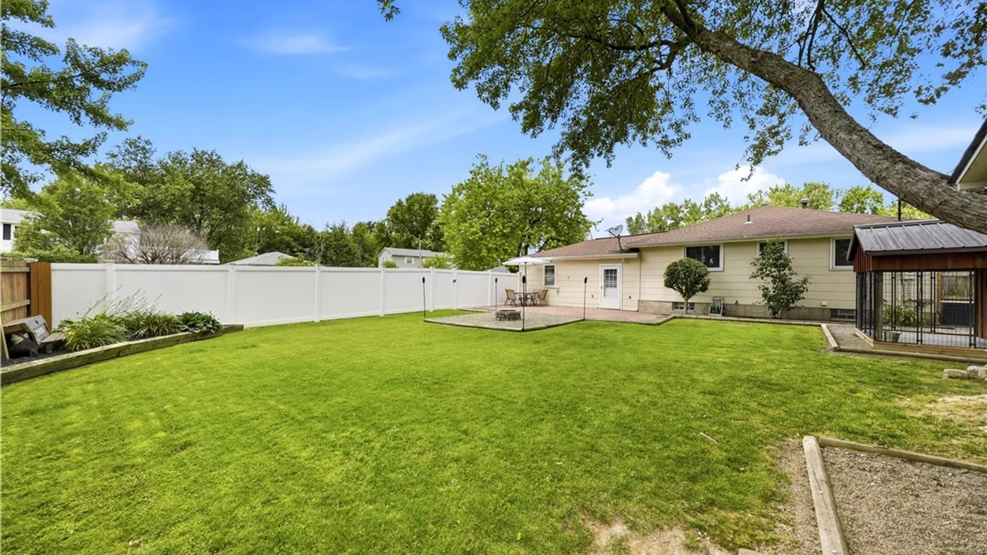 Property at 72 Greenmeadow Drive, West Seneca, NY 14224 9