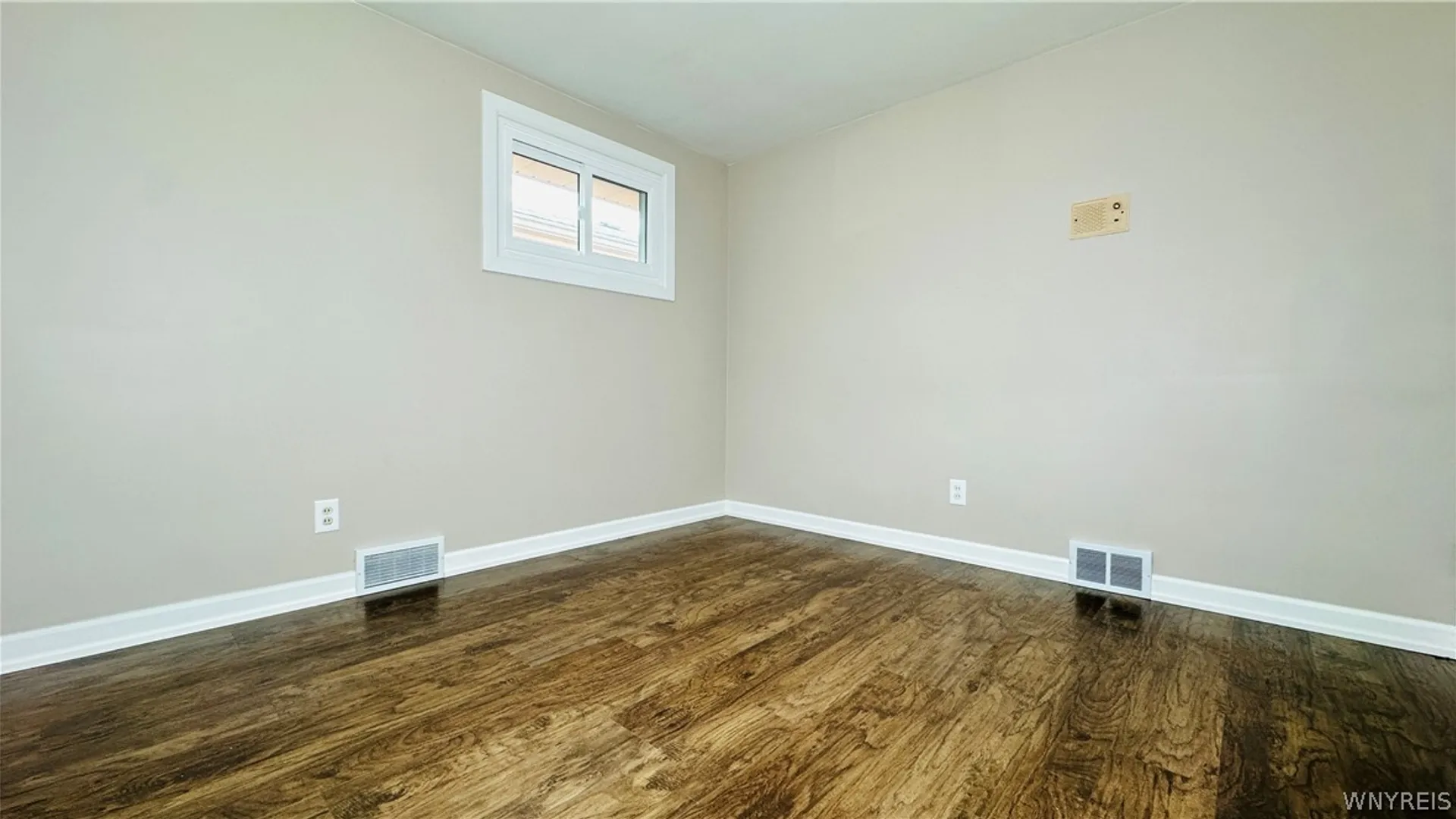 Property at 3402 Walnut Avenue, Niagara Falls, NY 14301 24