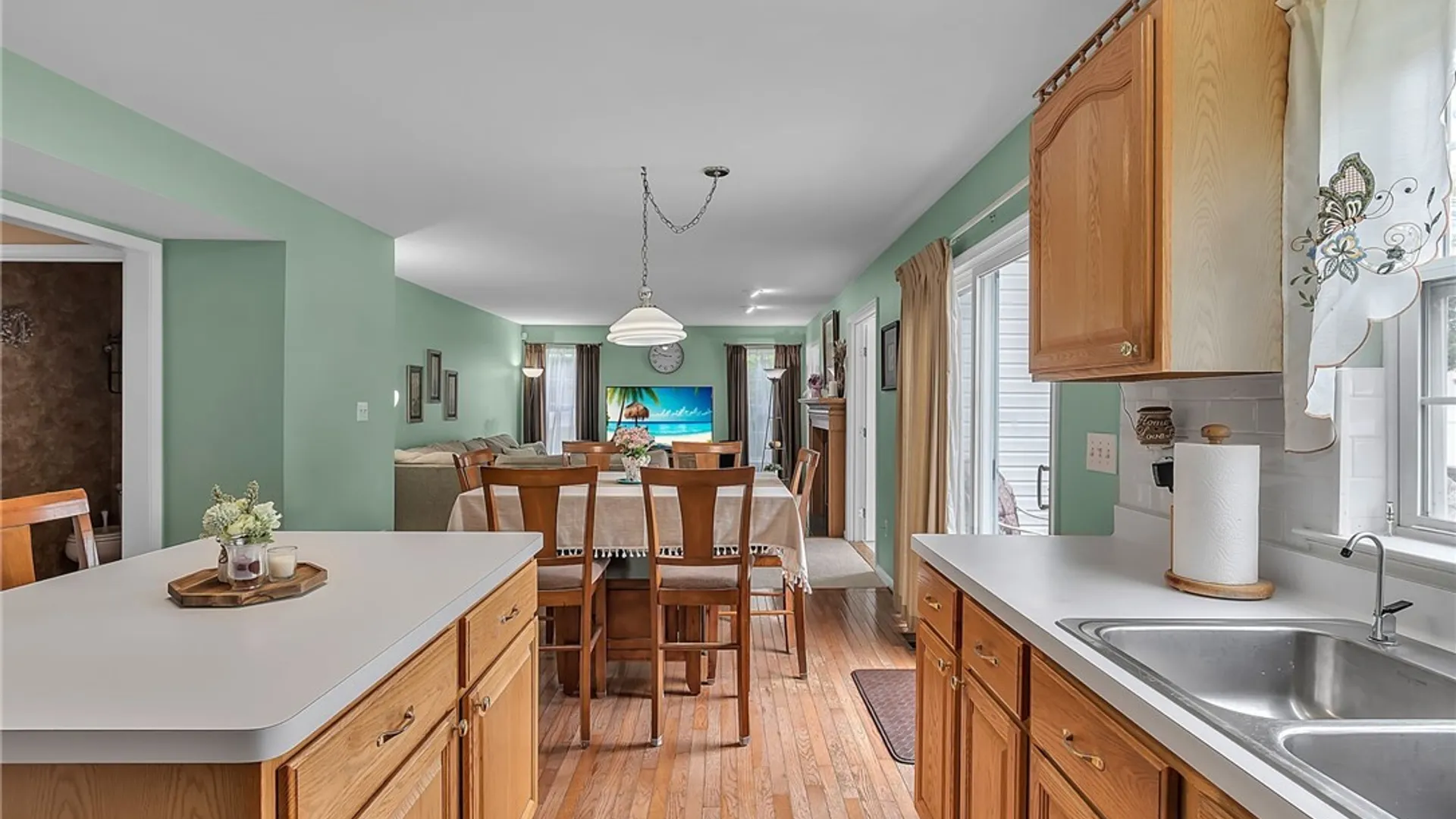 Property at 41 Creekwood Drive, Lancaster, NY 14086 17