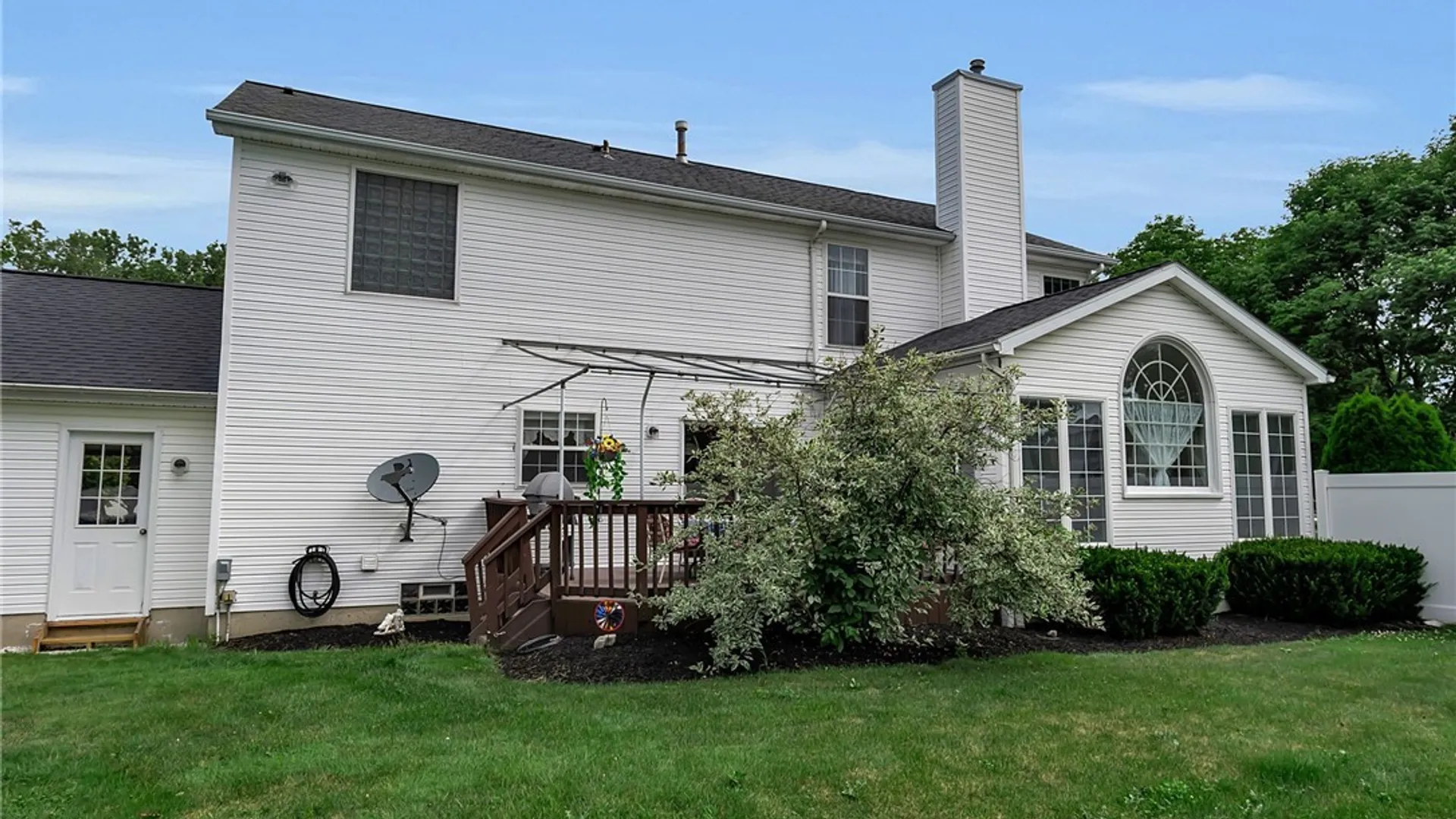 Property at 41 Creekwood Drive, Lancaster, NY 14086 44