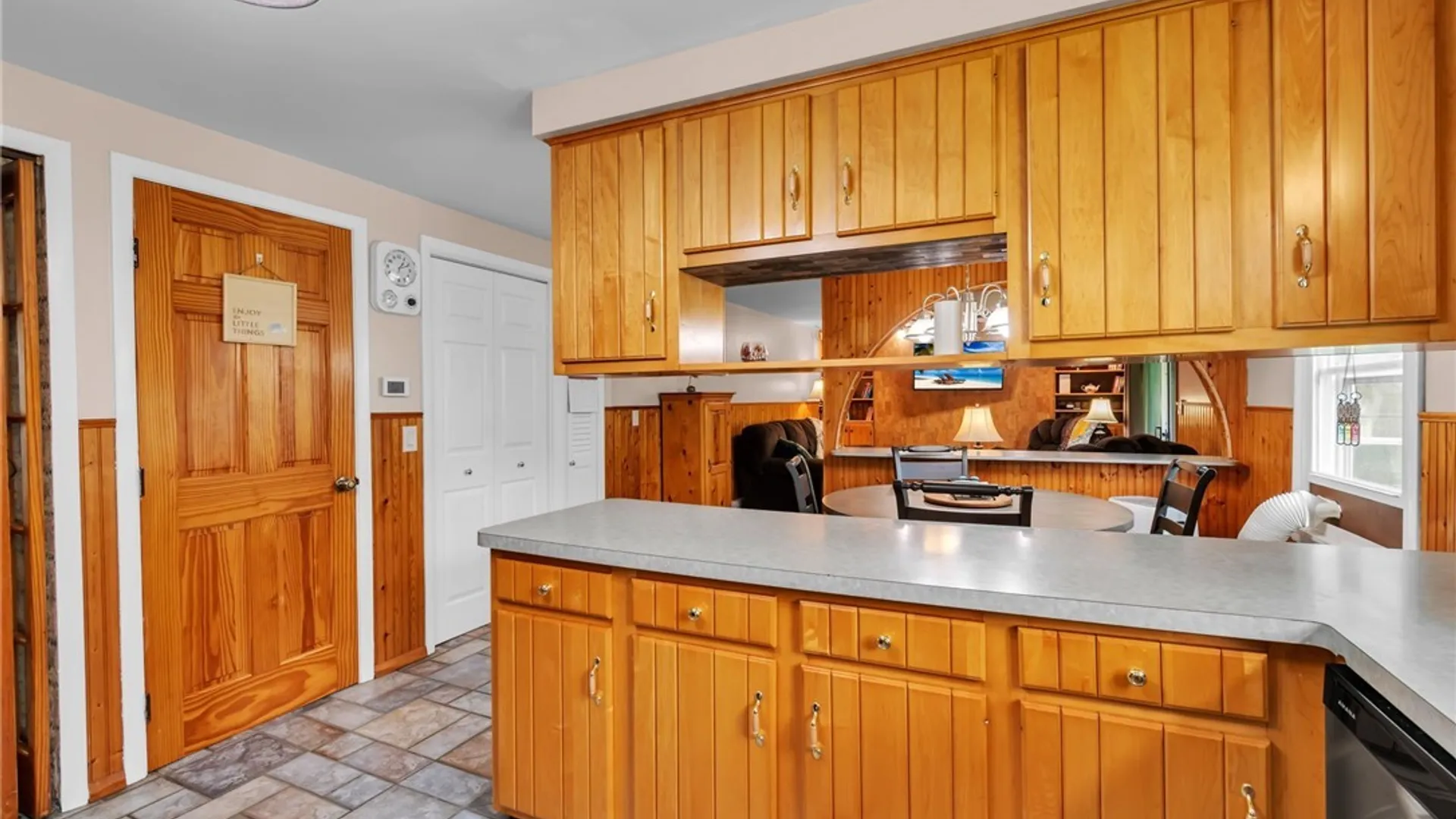 Property at 76 Villa Maria Road, West Seneca, NY 14224 16