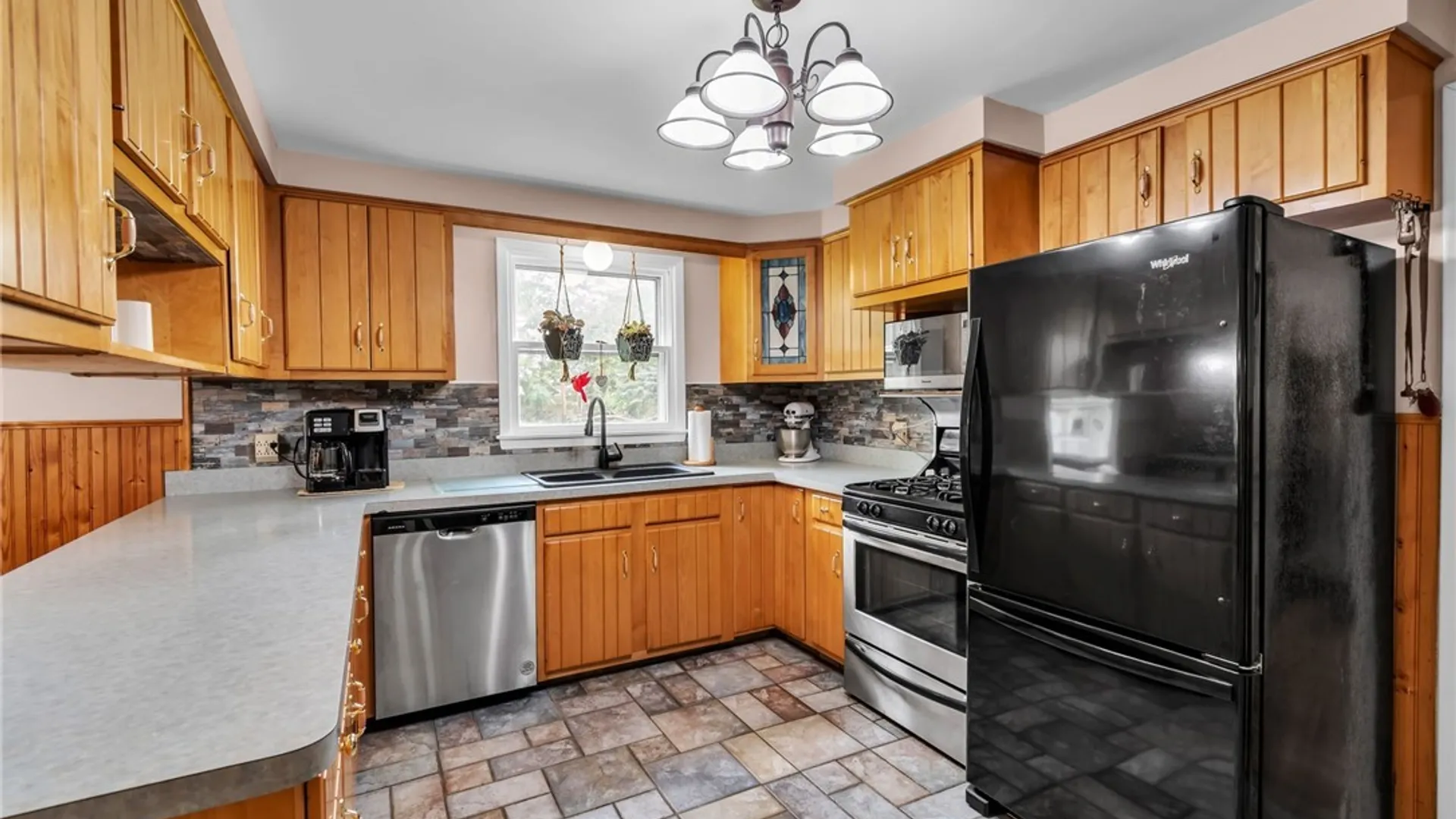 Property at 76 Villa Maria Road, West Seneca, NY 14224 17