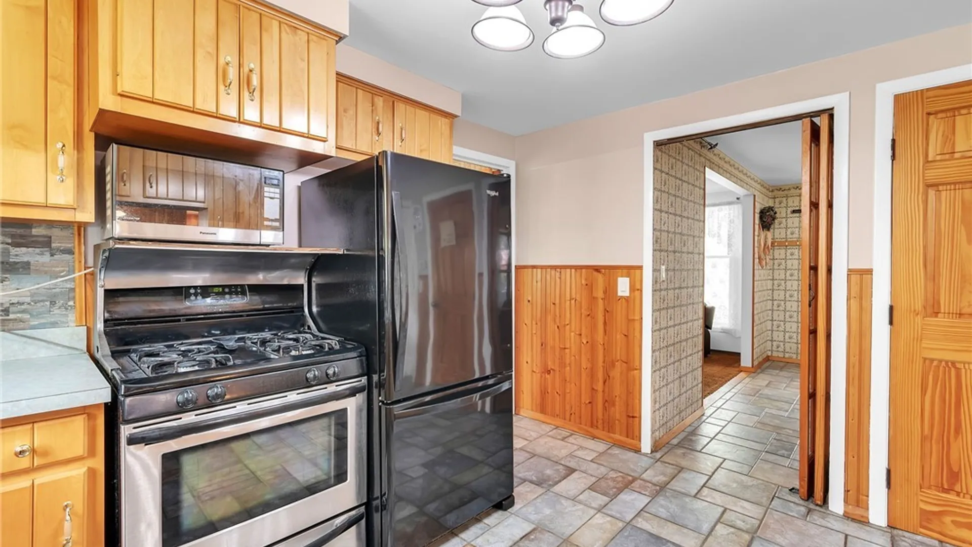 Property at 76 Villa Maria Road, West Seneca, NY 14224 20