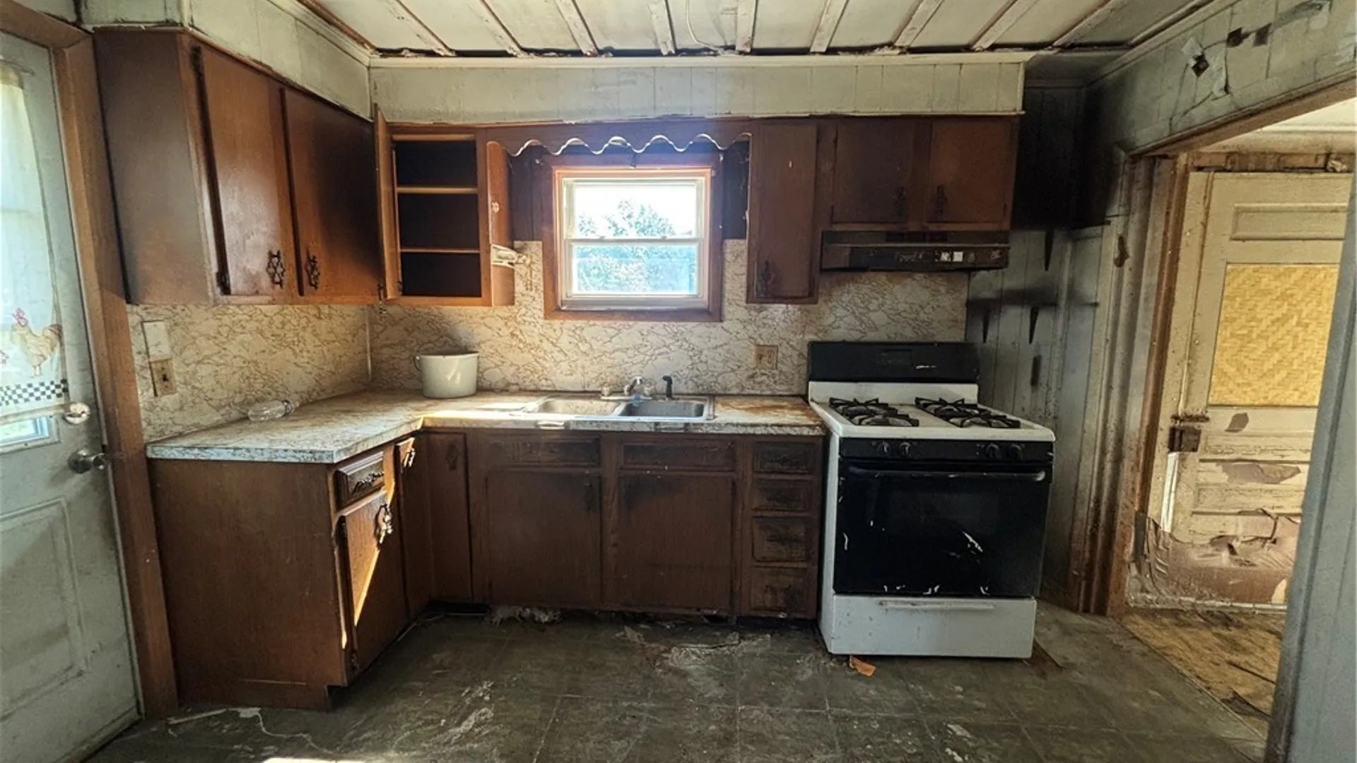 Property at 211 E Whitesboro Street, Rome, NY 13440 8