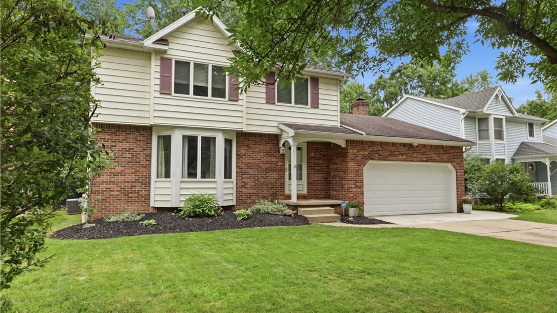 Property at 192 Greengage Circle, Amherst, NY 14051 2