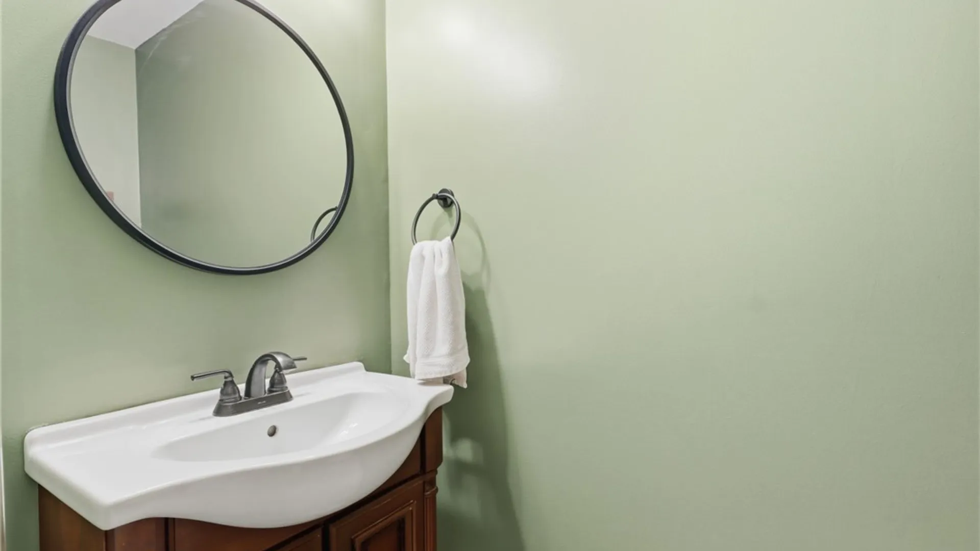 Property at 192 Greengage Circle, Amherst, NY 14051 20