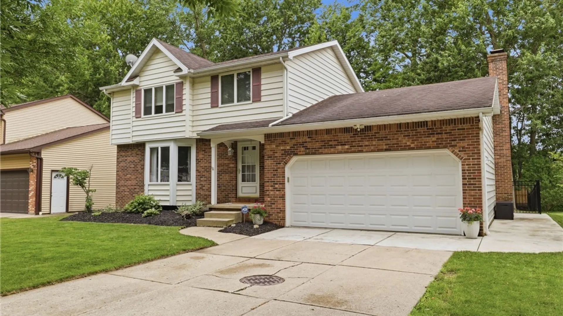 Property at 192 Greengage Circle, Amherst, NY 14051 3