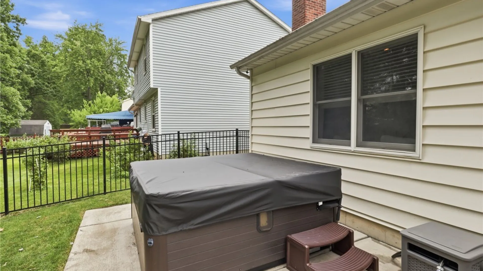 Property at 192 Greengage Circle, Amherst, NY 14051 40