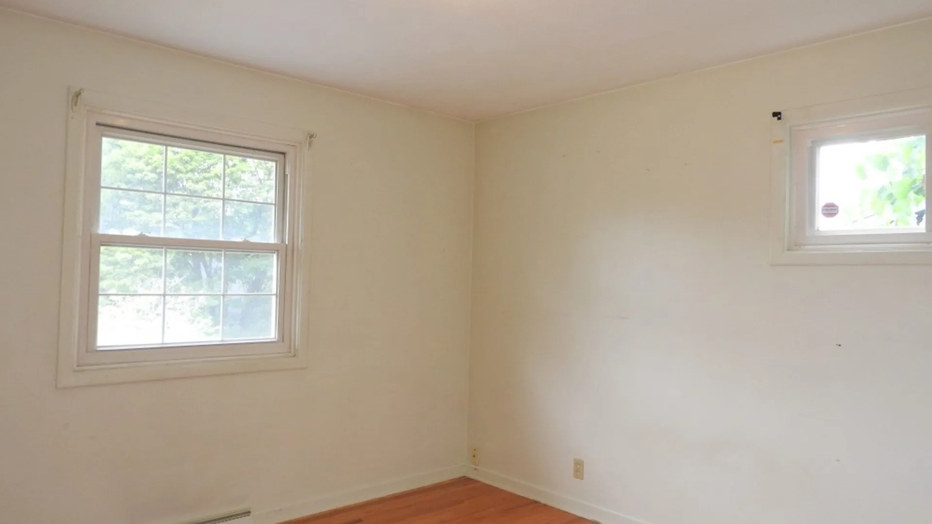 Property at 504 Hillsboro Parkway, Syracuse, NY 13214 13
