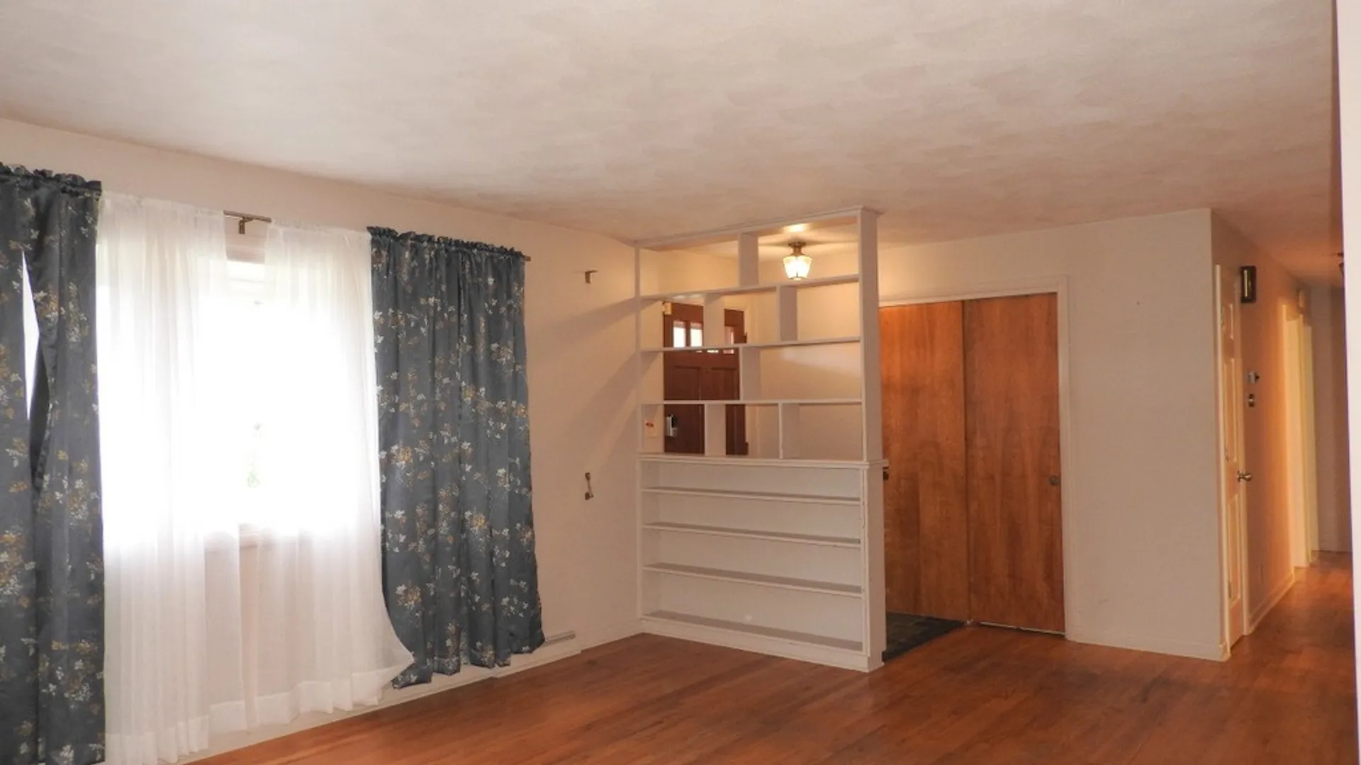 Property at 504 Hillsboro Parkway, Syracuse, NY 13214 2