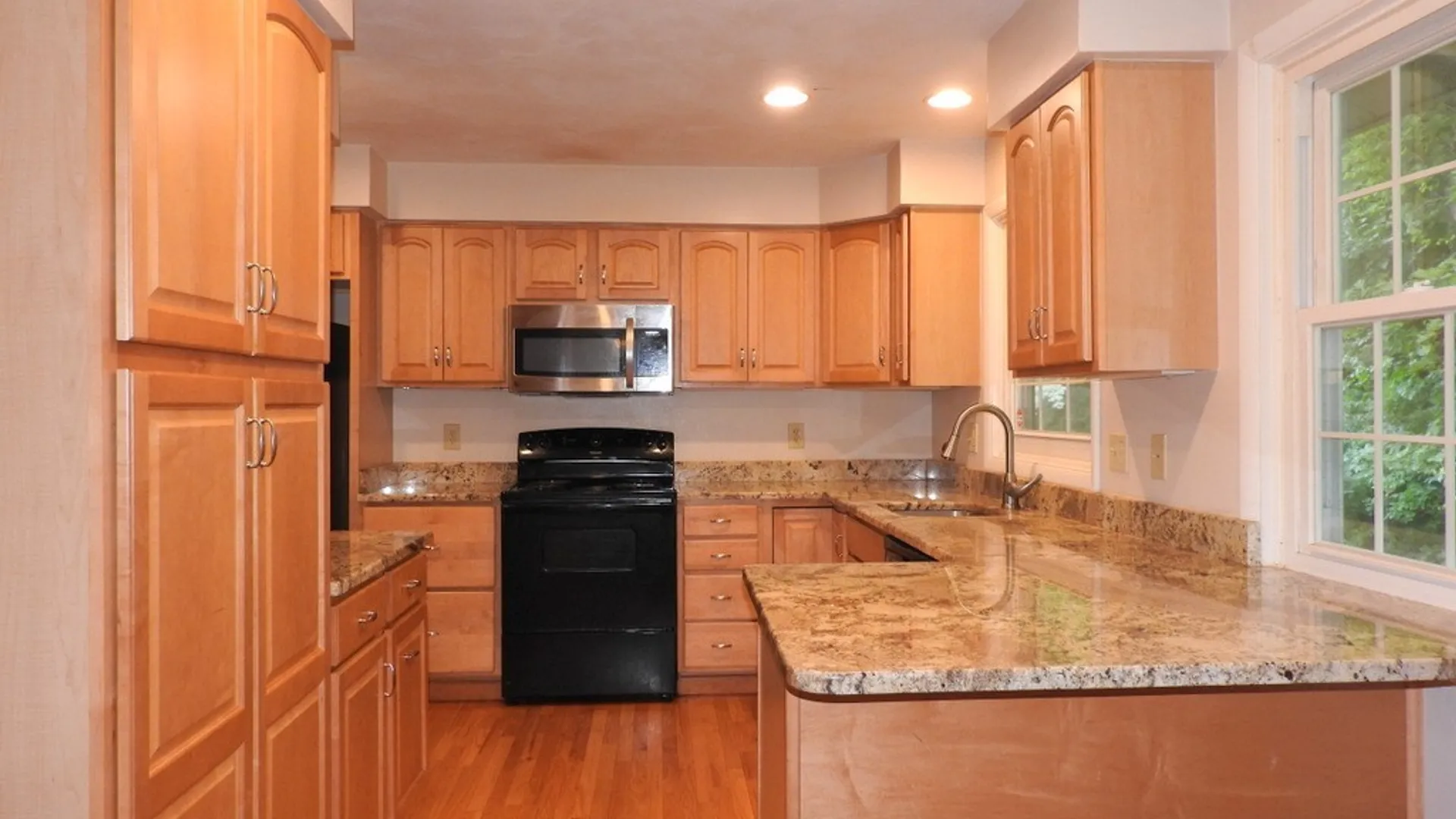 Property at 504 Hillsboro Parkway, Syracuse, NY 13214 5