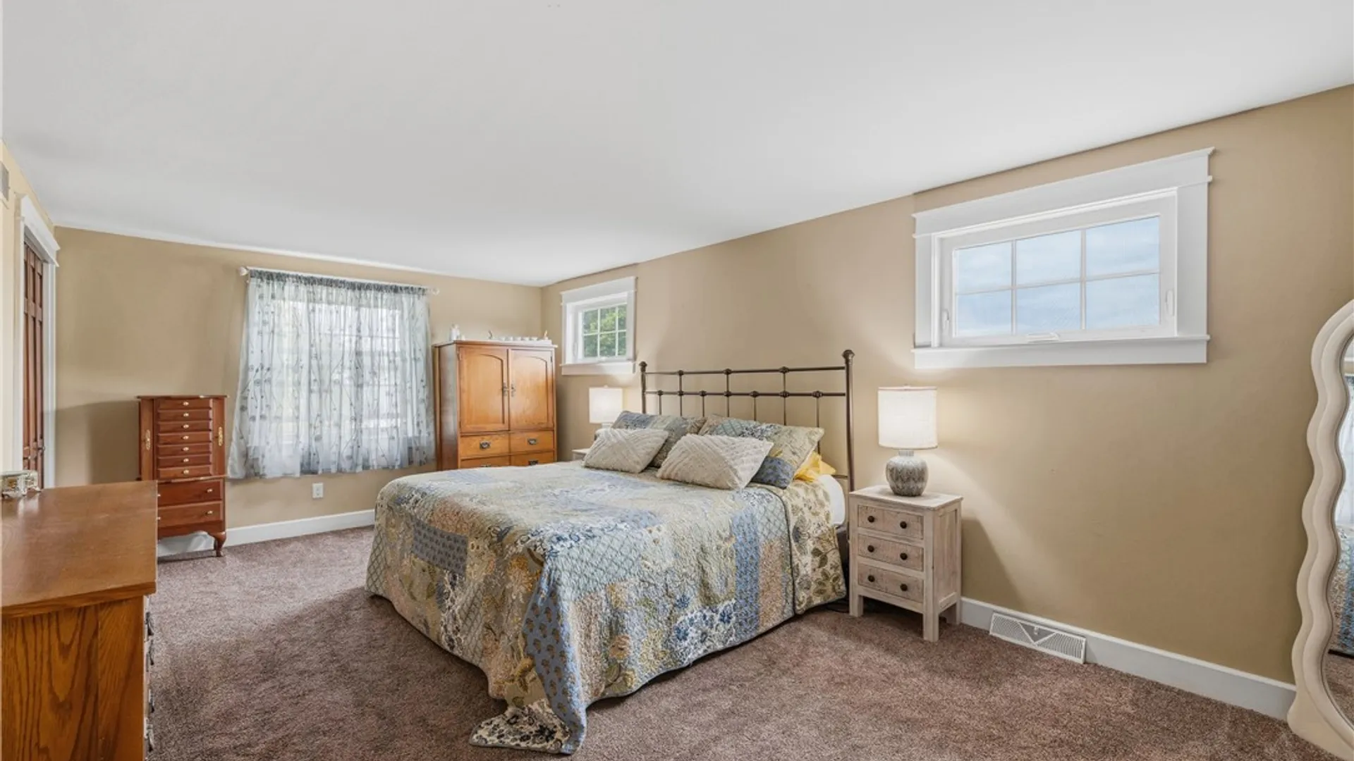 Property at 70 Angle Road, West Seneca, NY 14224 14