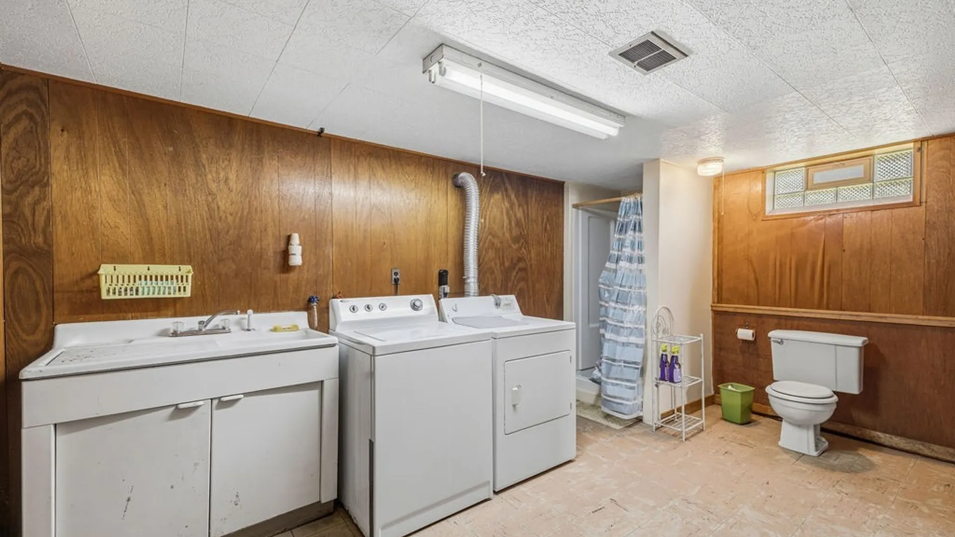 Property at 27 Dennis Lane, Cheektowaga, NY 14227 21